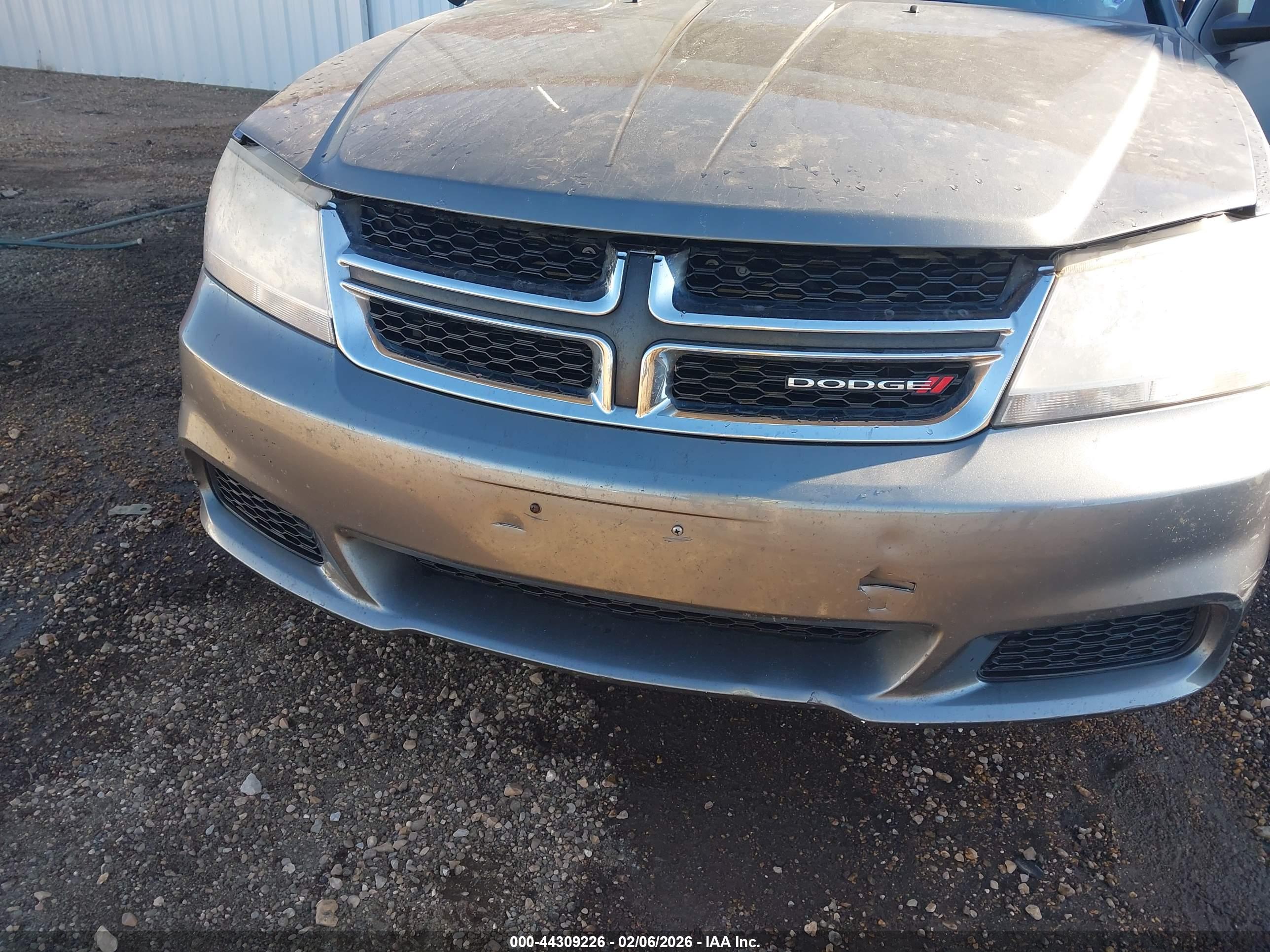 DODGE AVENGER image 6