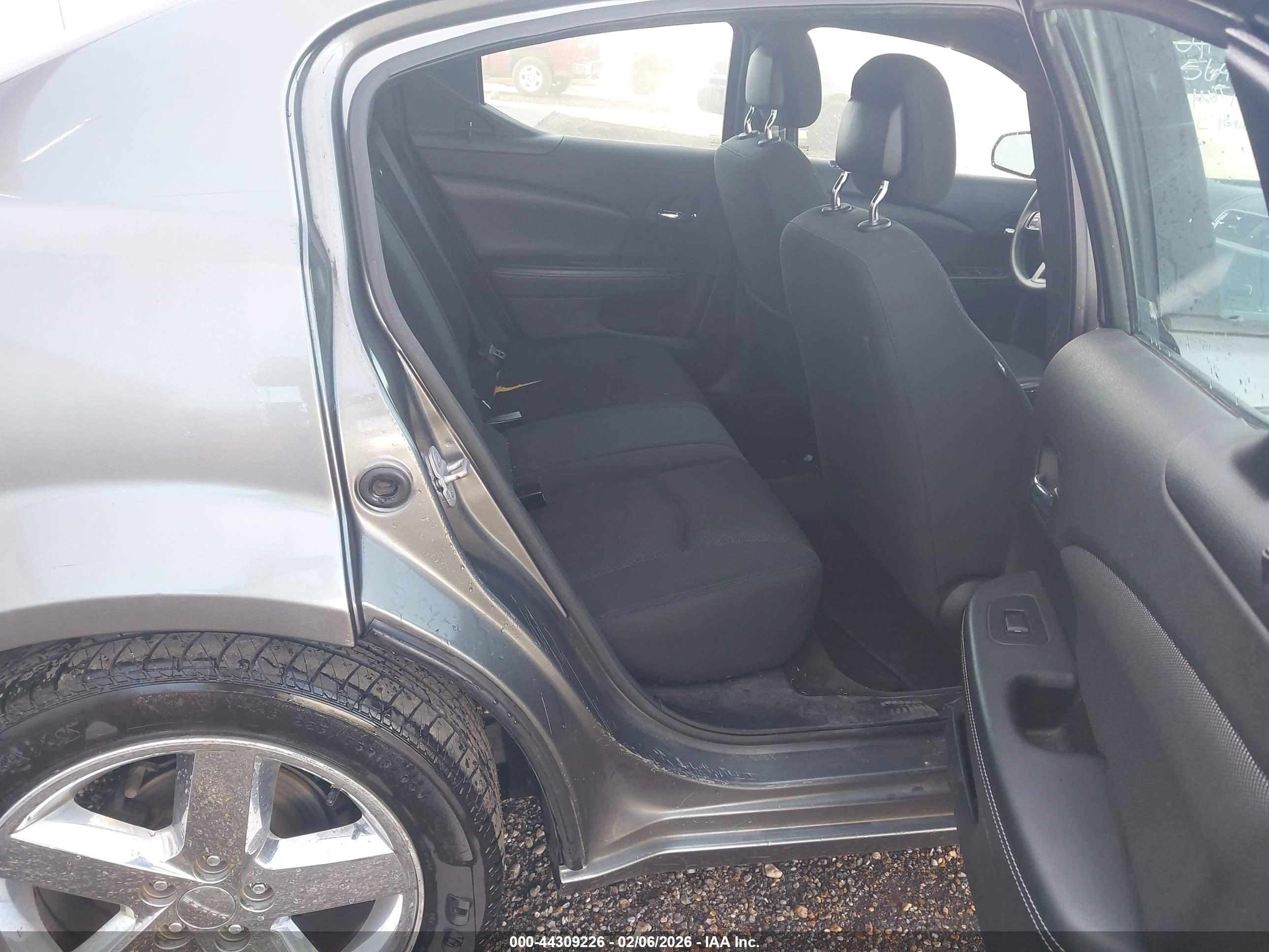 DODGE AVENGER image 8