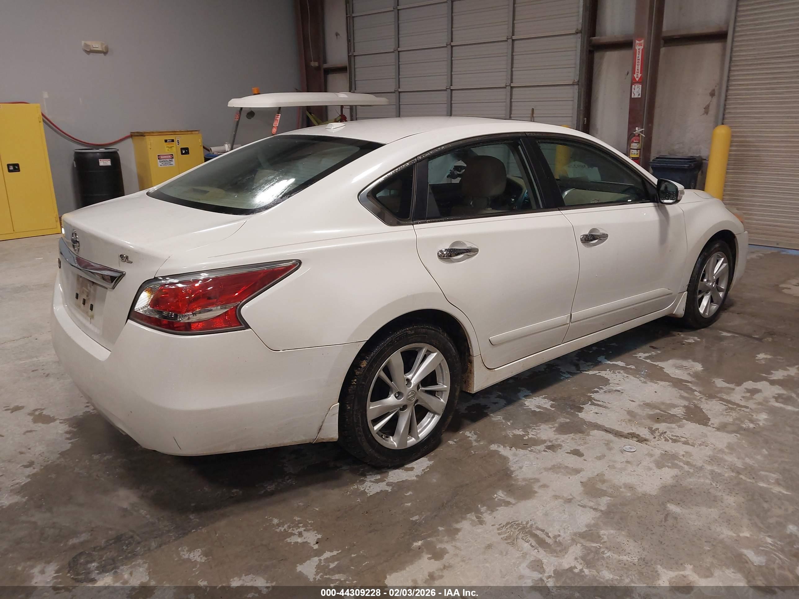 NISSAN ALTIMA image 4