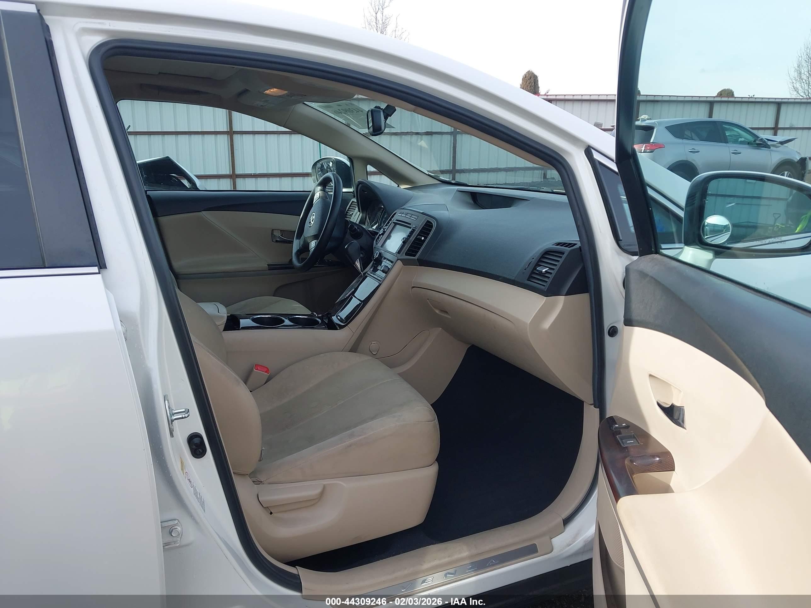TOYOTA VENZA image 5