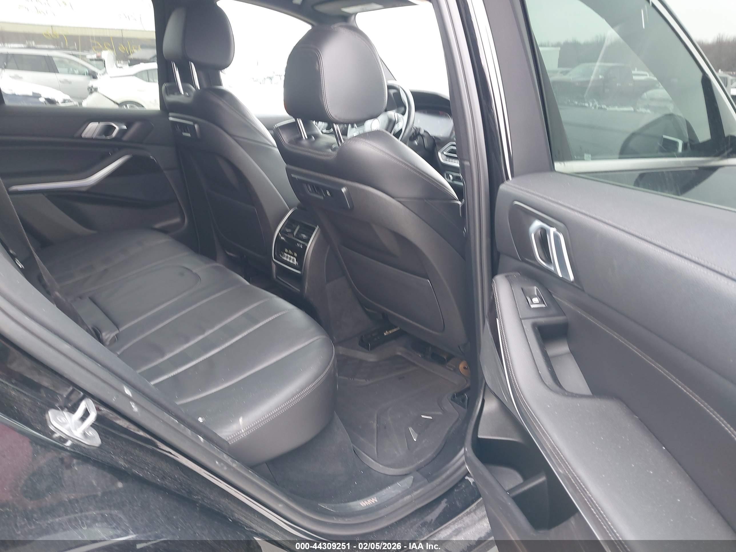 BMW X5 image 8