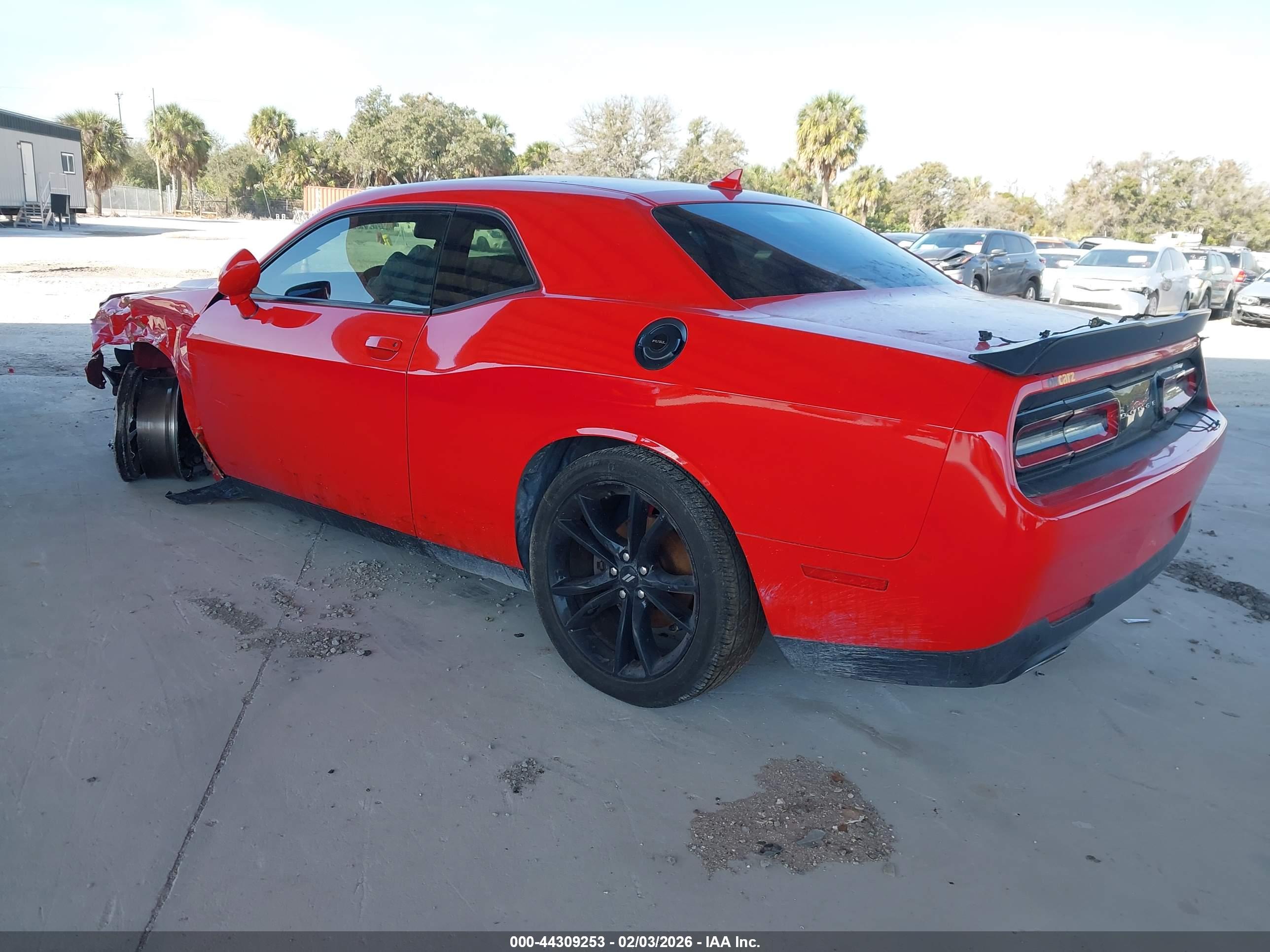 DODGE CHALLENGER image 3