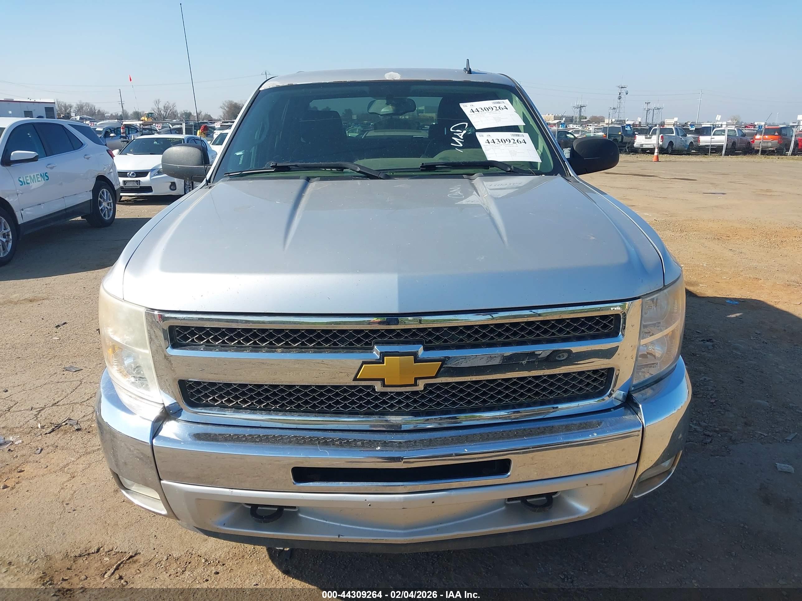 CHEVROLET SILVERADO image 6