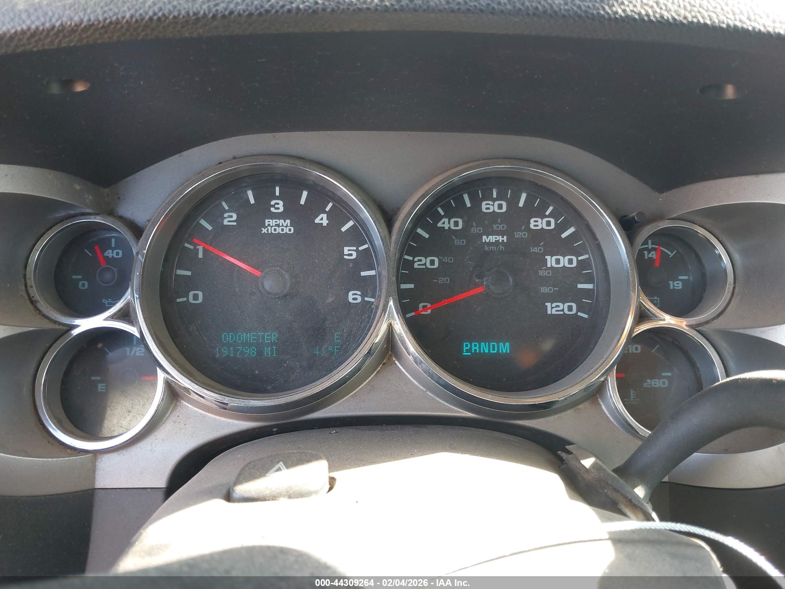 CHEVROLET SILVERADO image 7