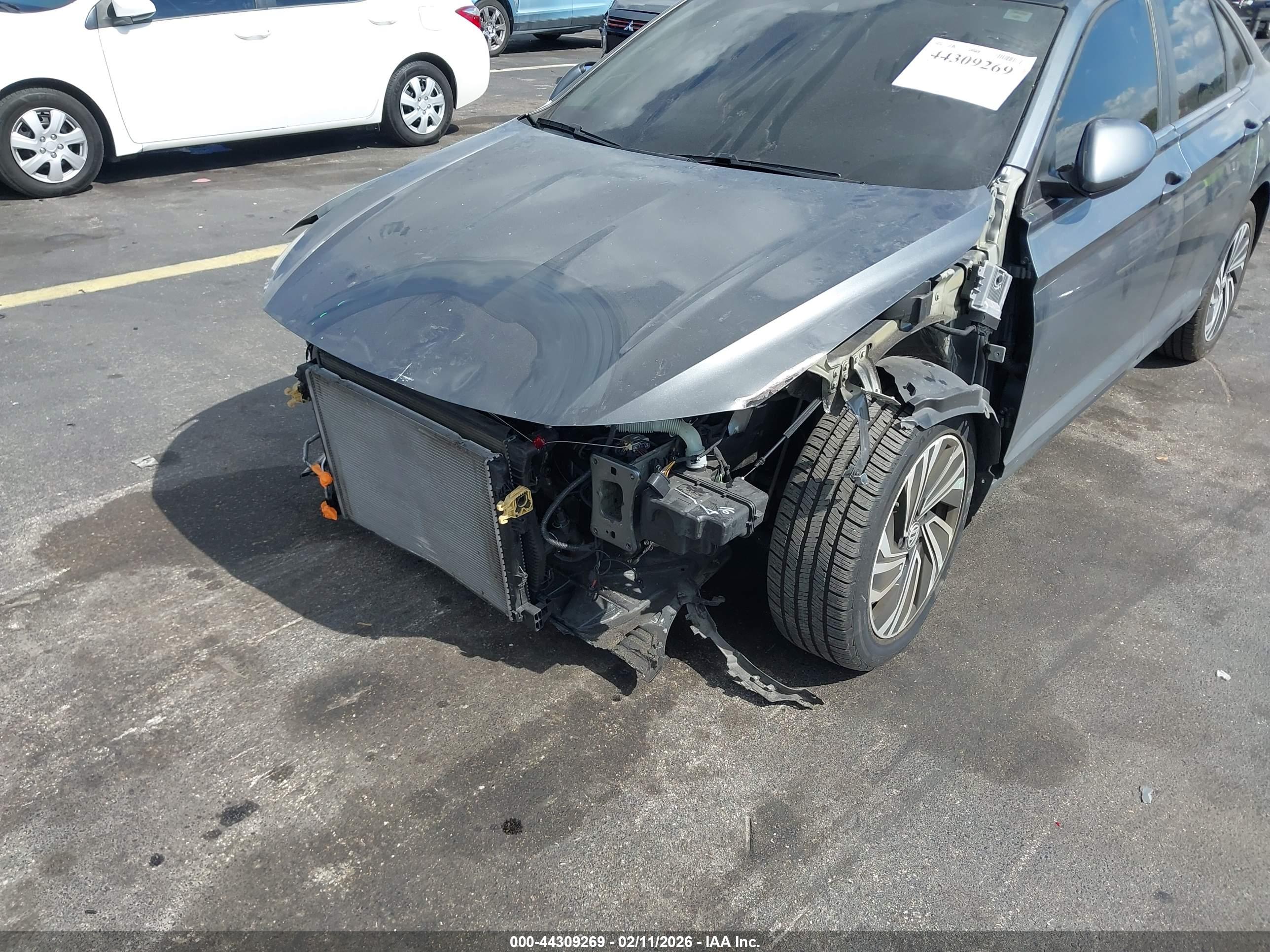 VOLKSWAGEN JETTA image 6