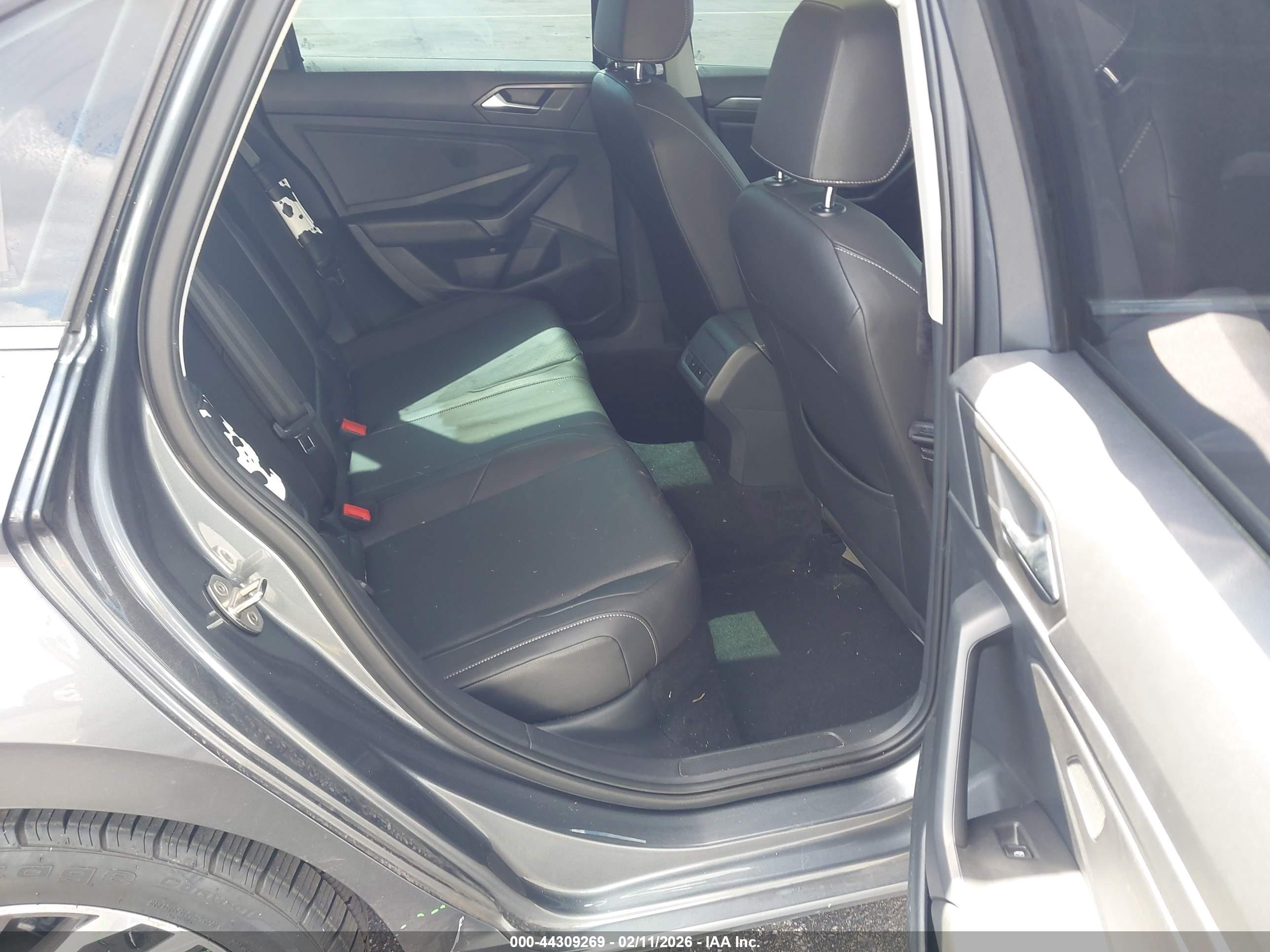 VOLKSWAGEN JETTA image 8