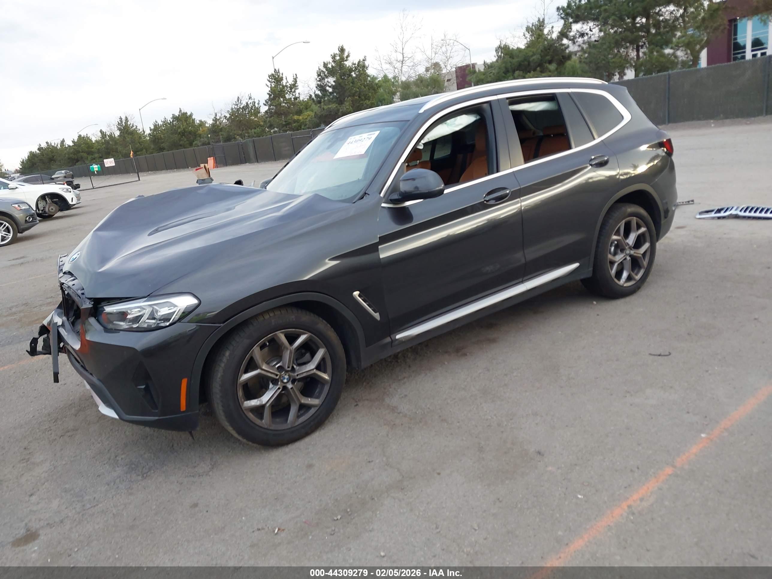 BMW X3 image 2