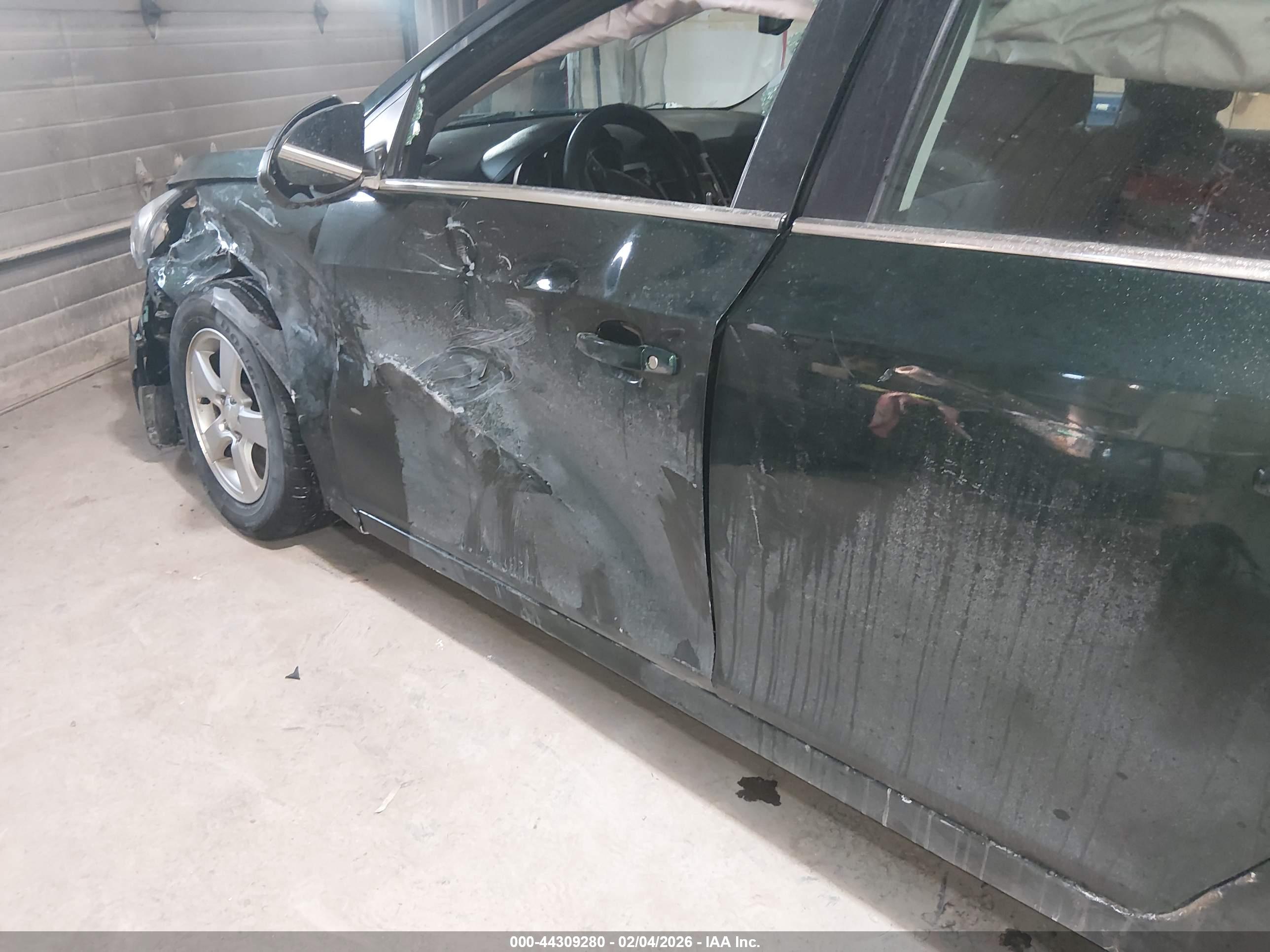CHEVROLET CRUZE image 6