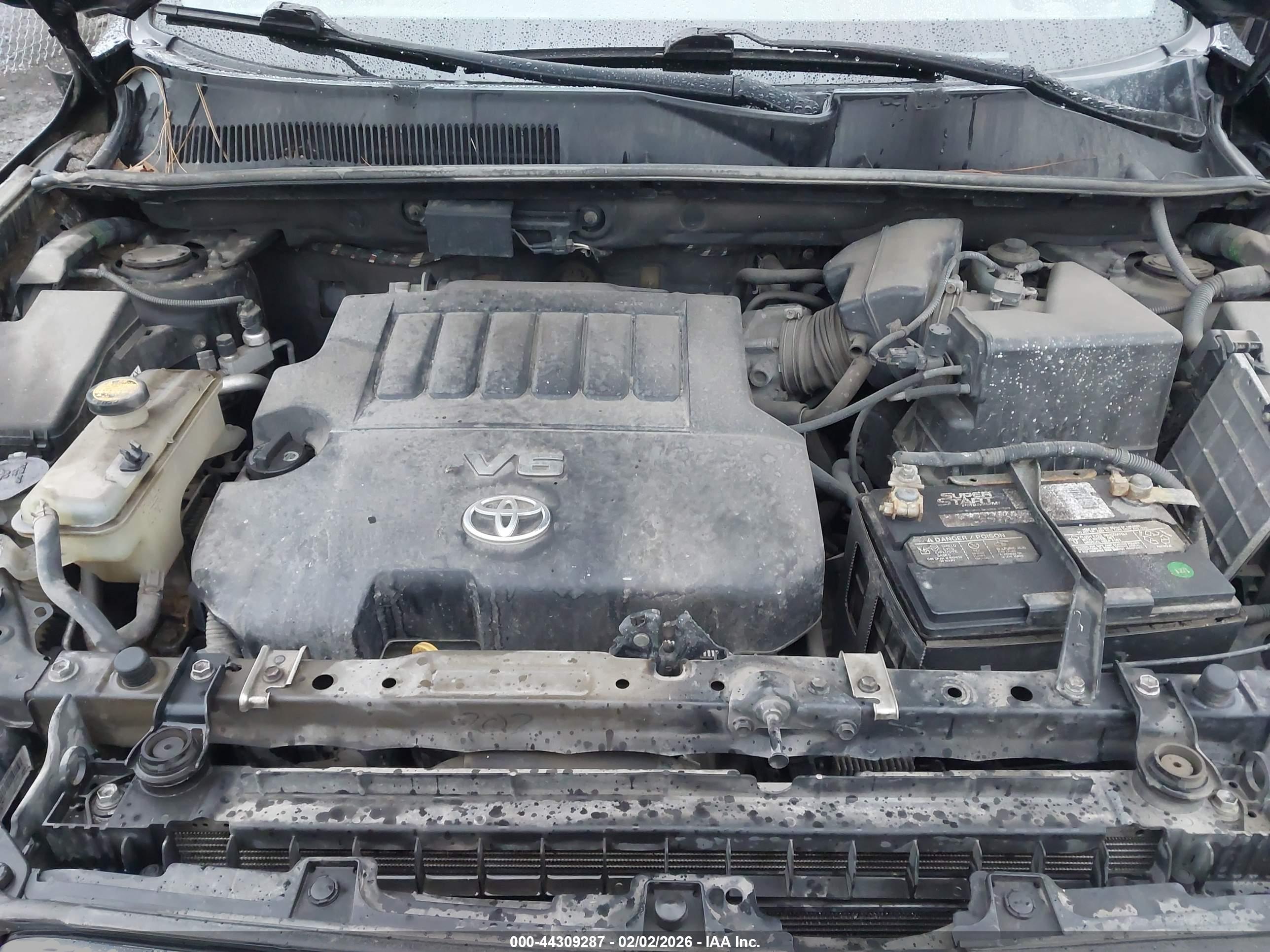 TOYOTA RAV4 image 10