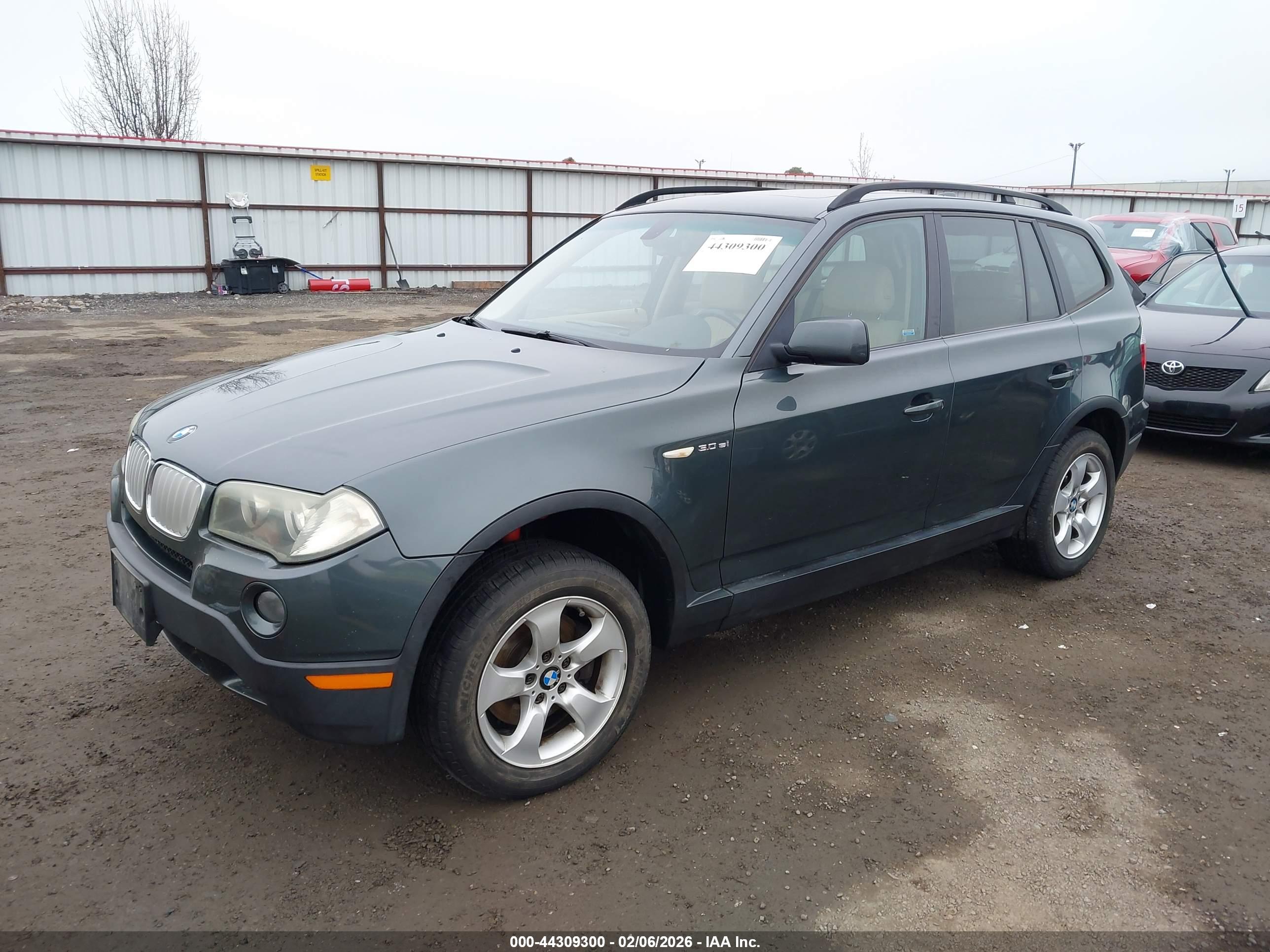 BMW X3 image 2