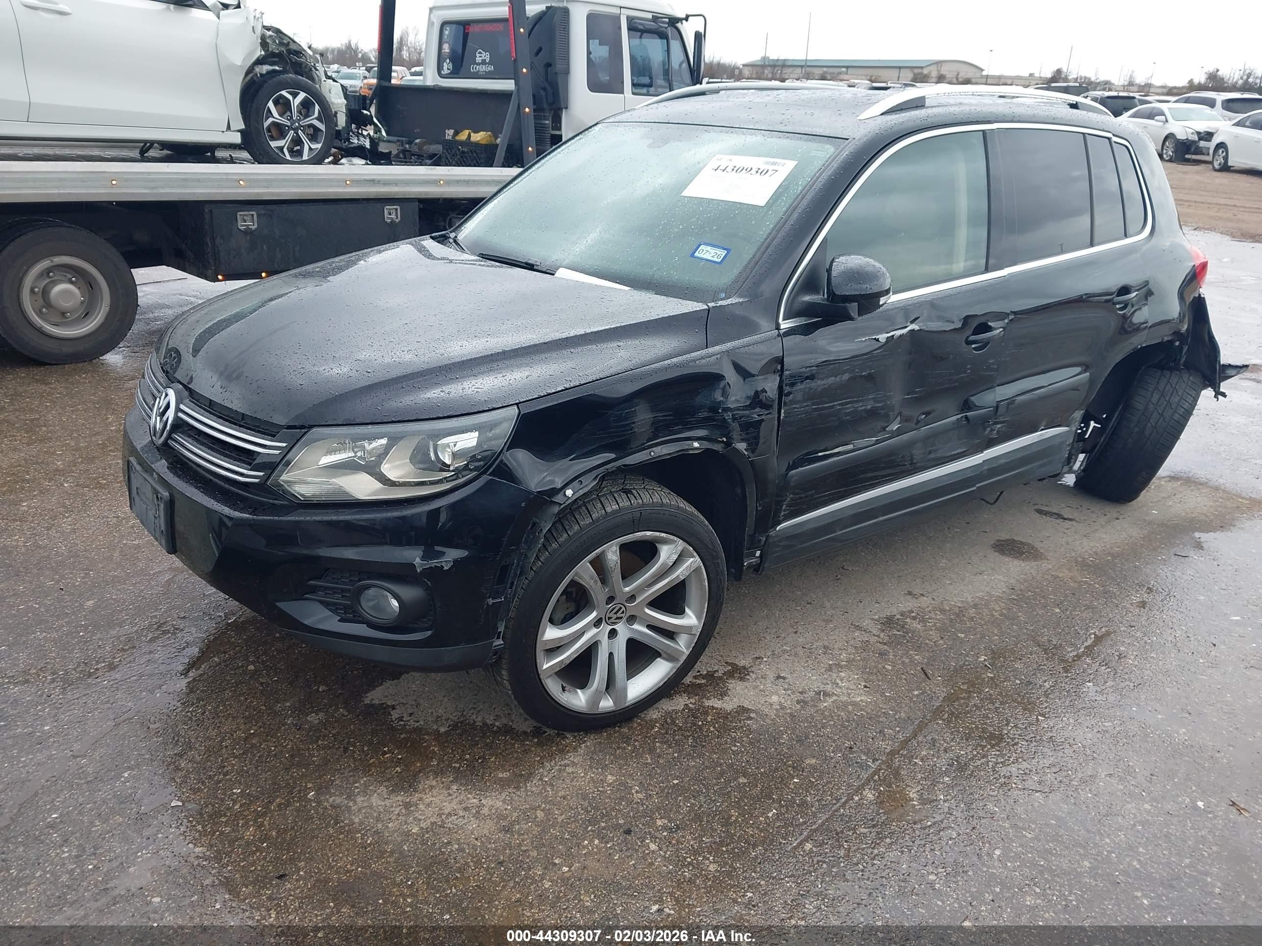 VOLKSWAGEN TIGUAN image 2