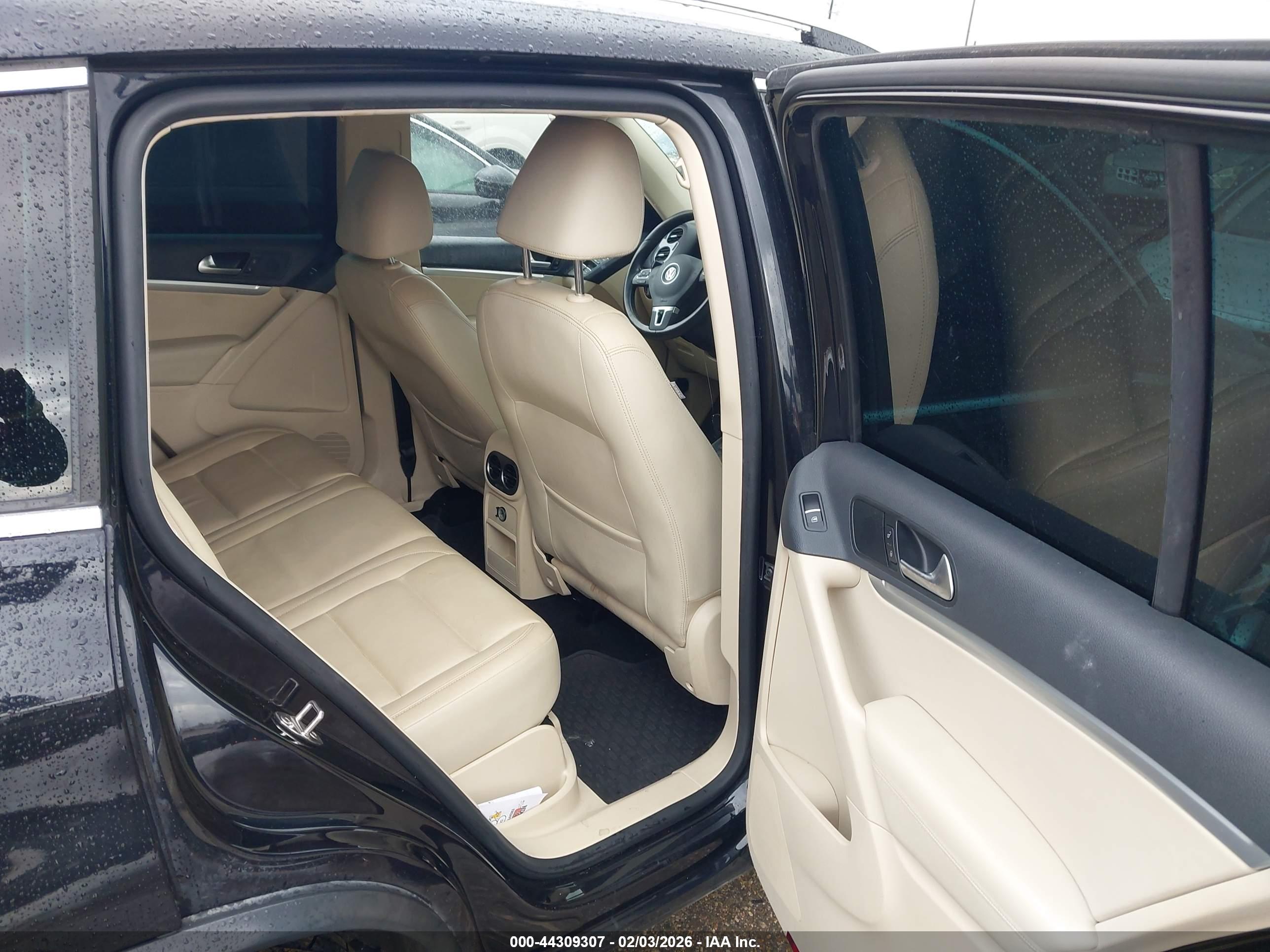 VOLKSWAGEN TIGUAN image 8