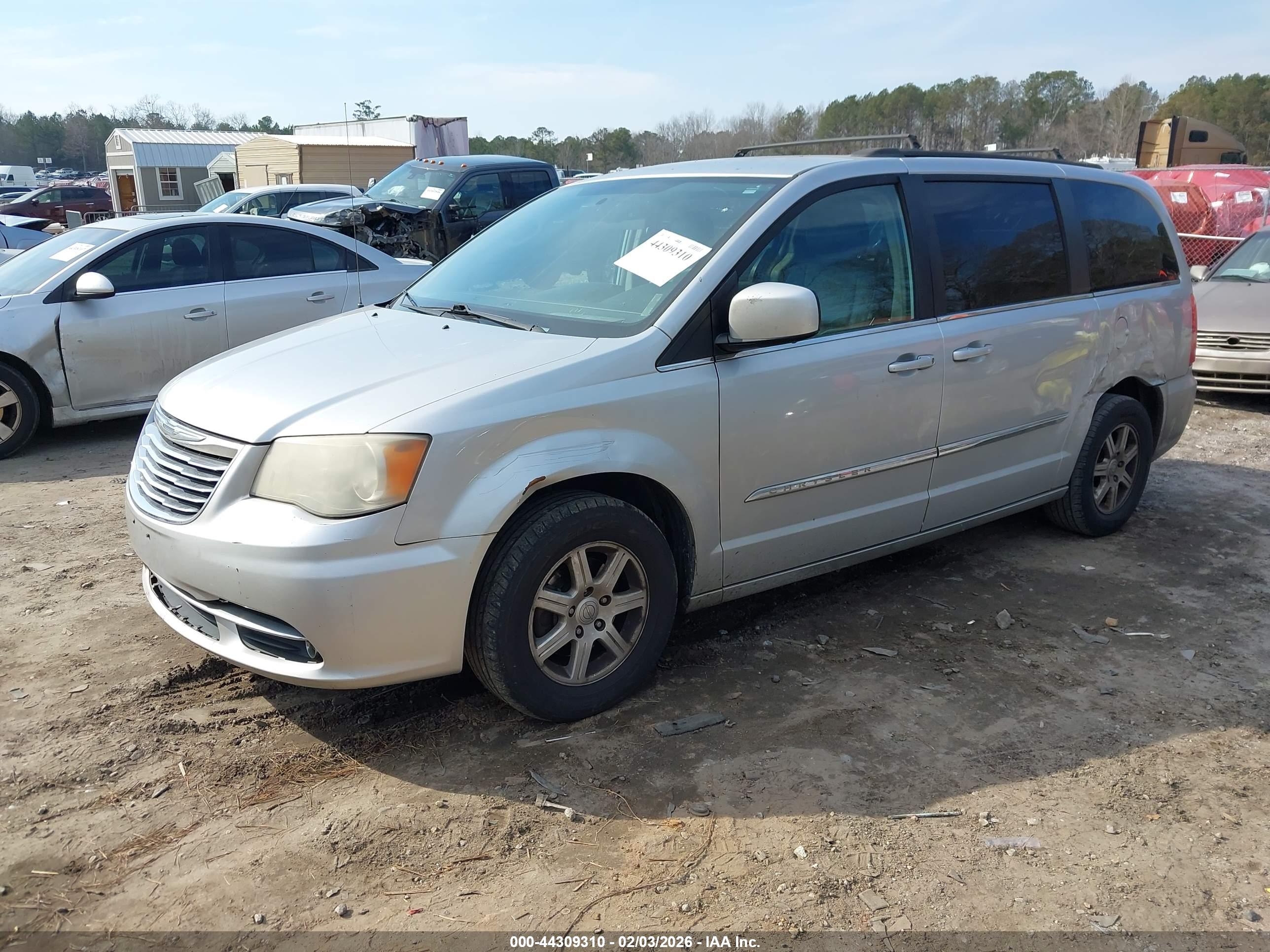 CHRYSLER TOWN image 2