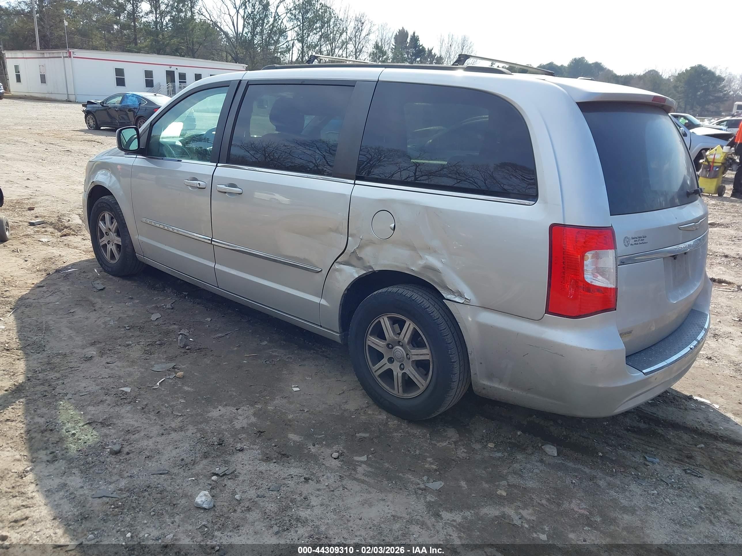 CHRYSLER TOWN image 3