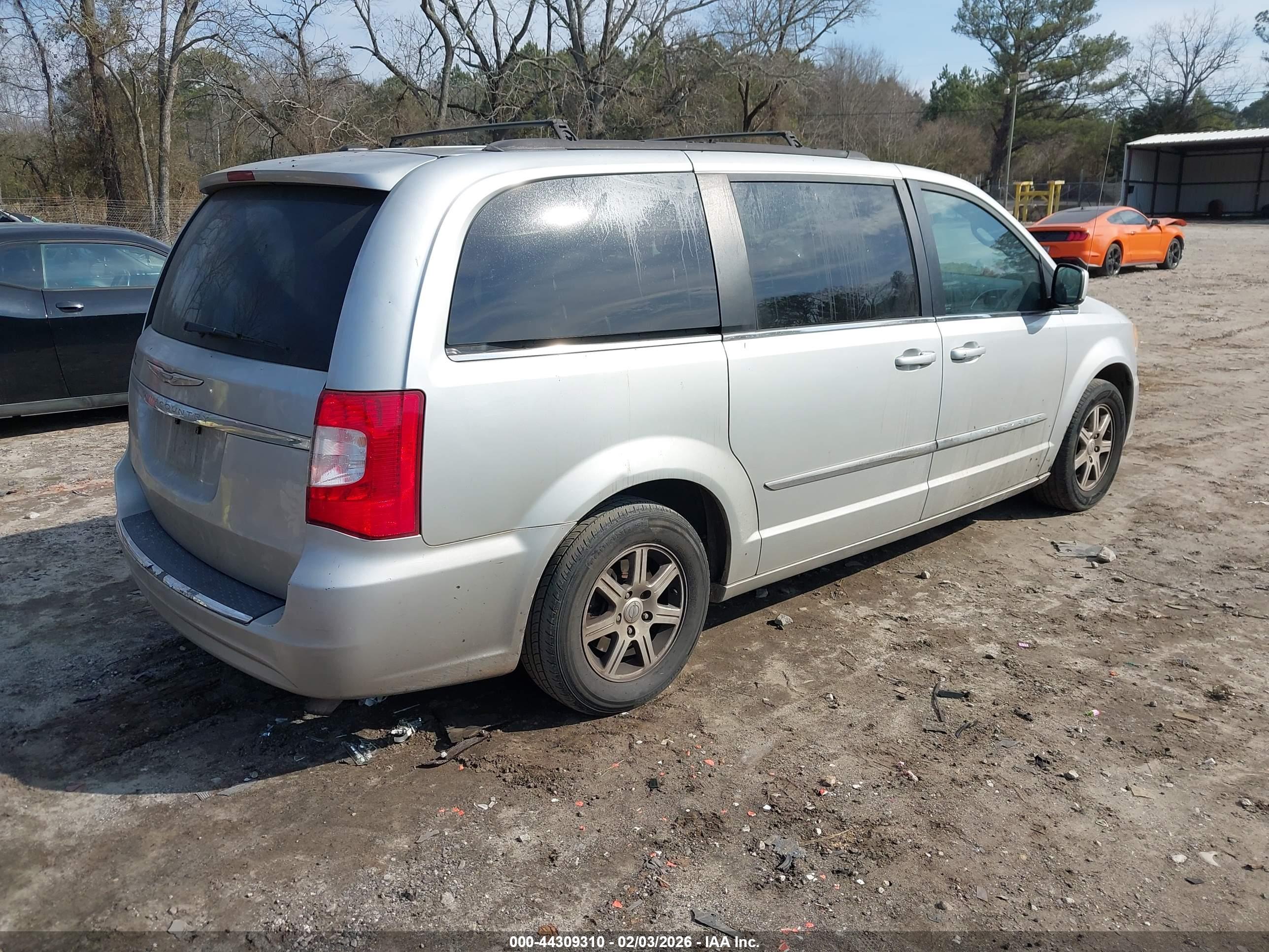 CHRYSLER TOWN image 4