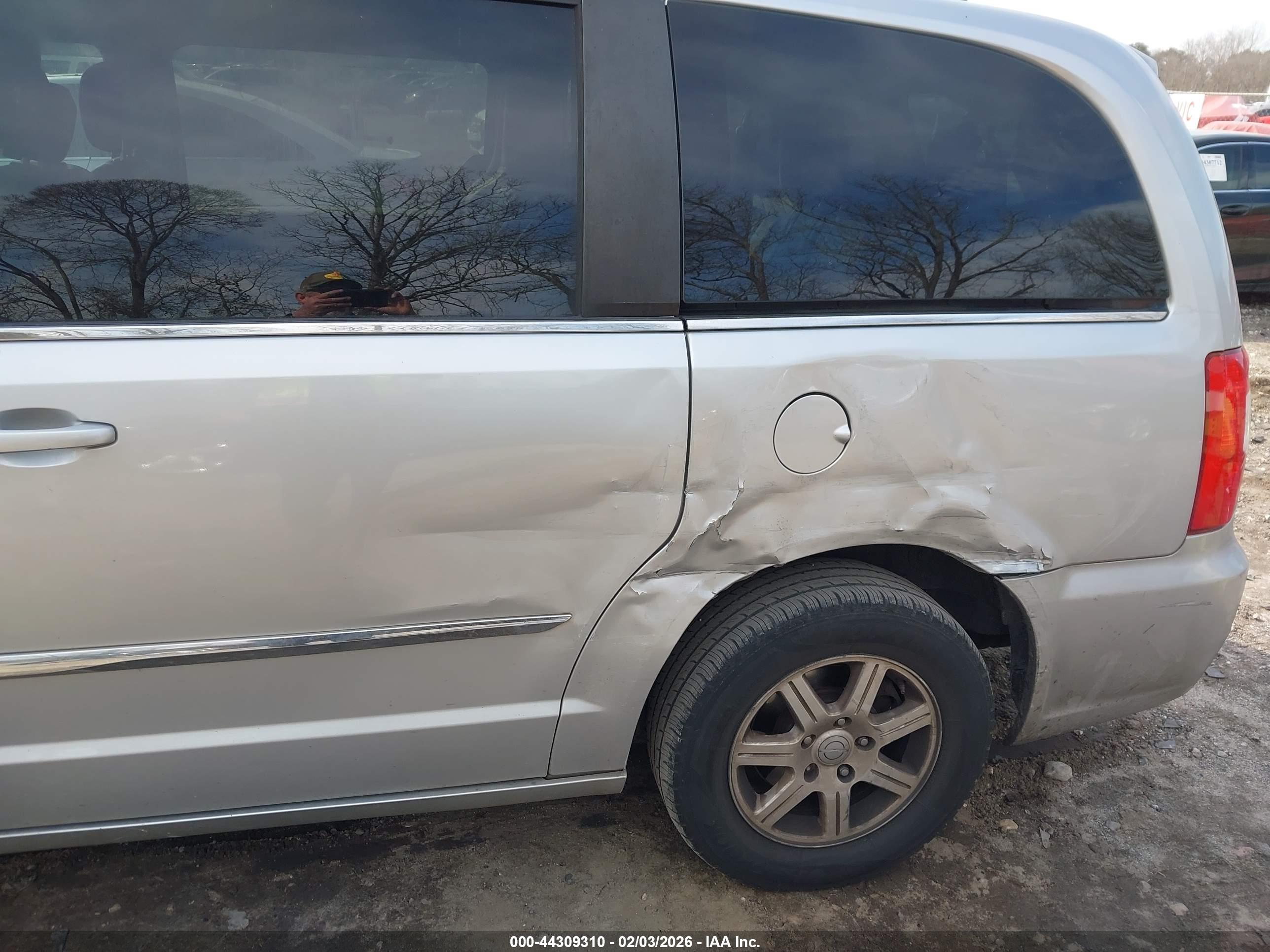 CHRYSLER TOWN image 6