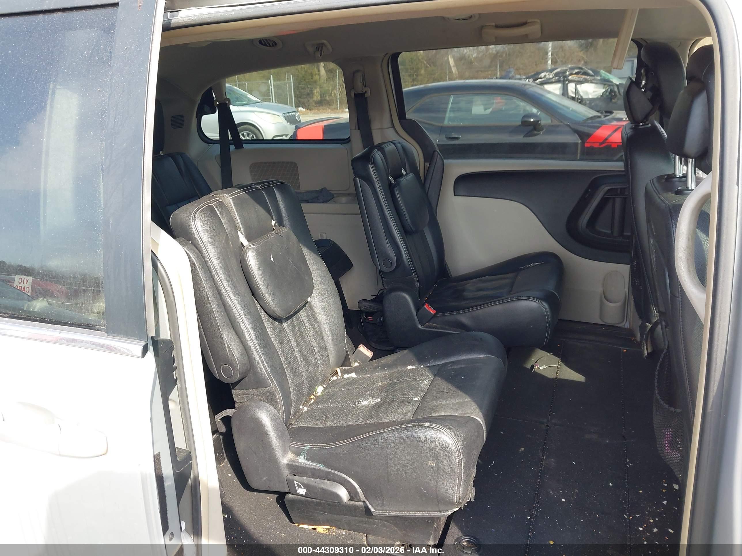 CHRYSLER TOWN image 8
