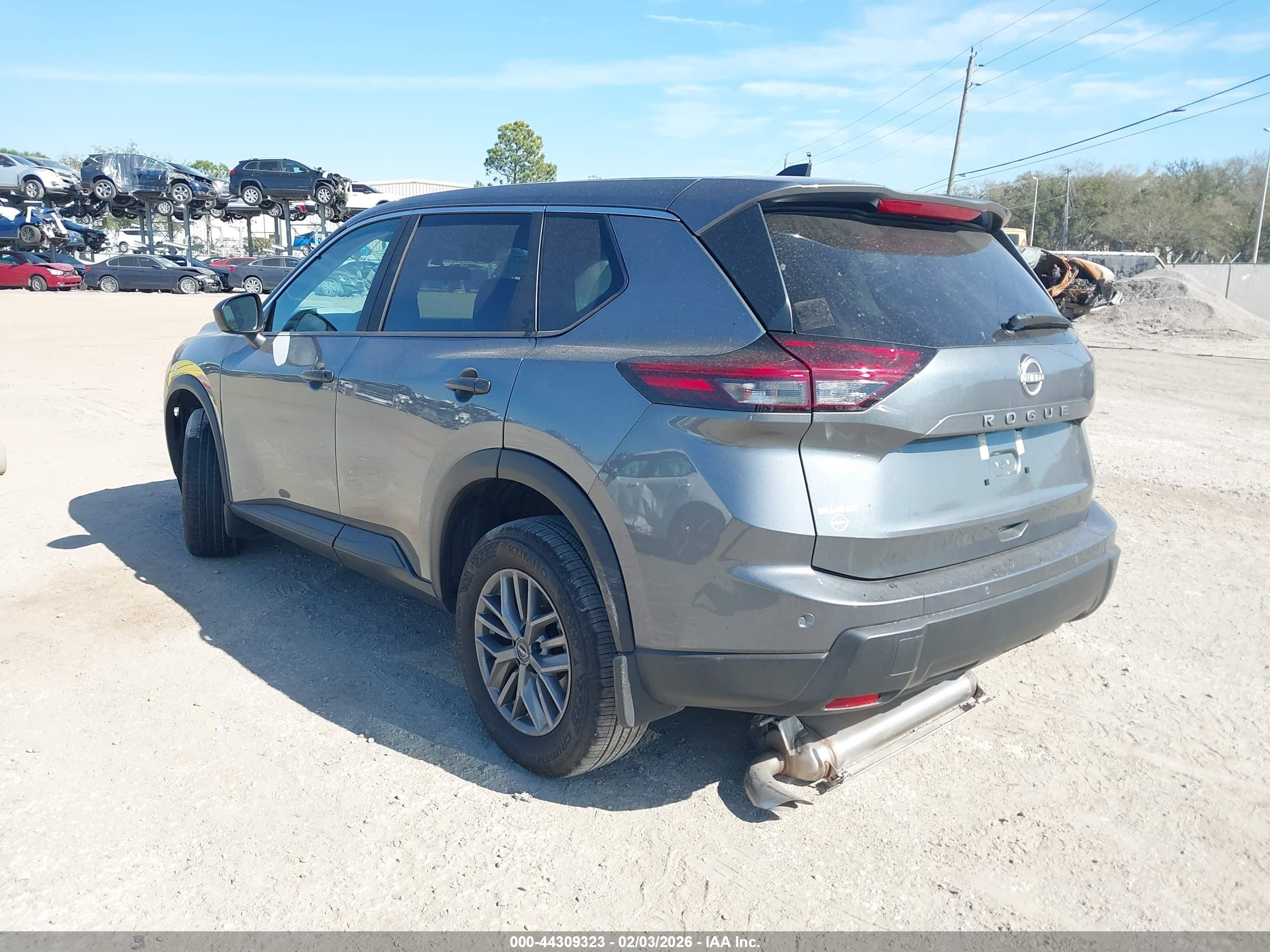 NISSAN ROGUE image 3