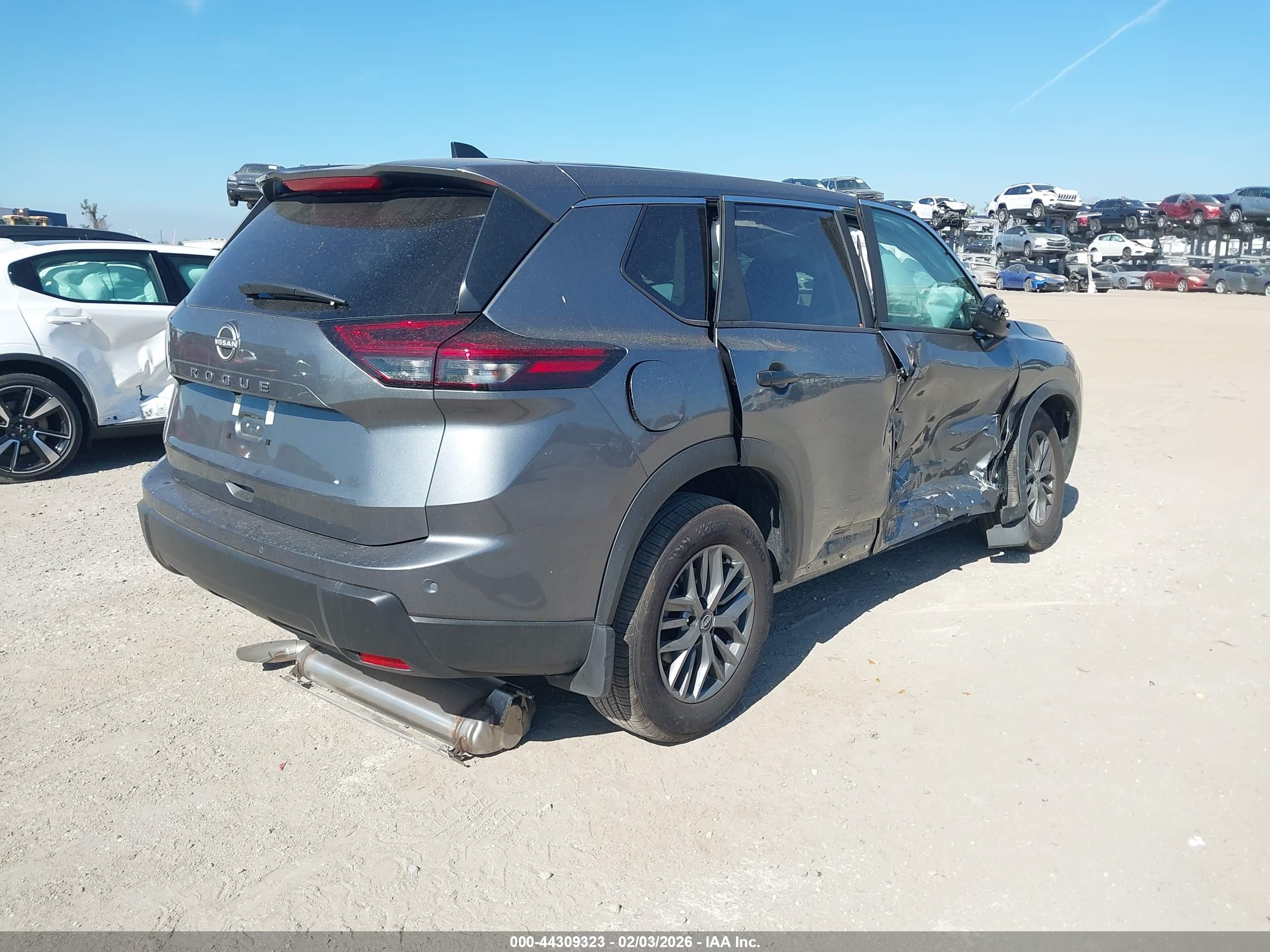NISSAN ROGUE image 4