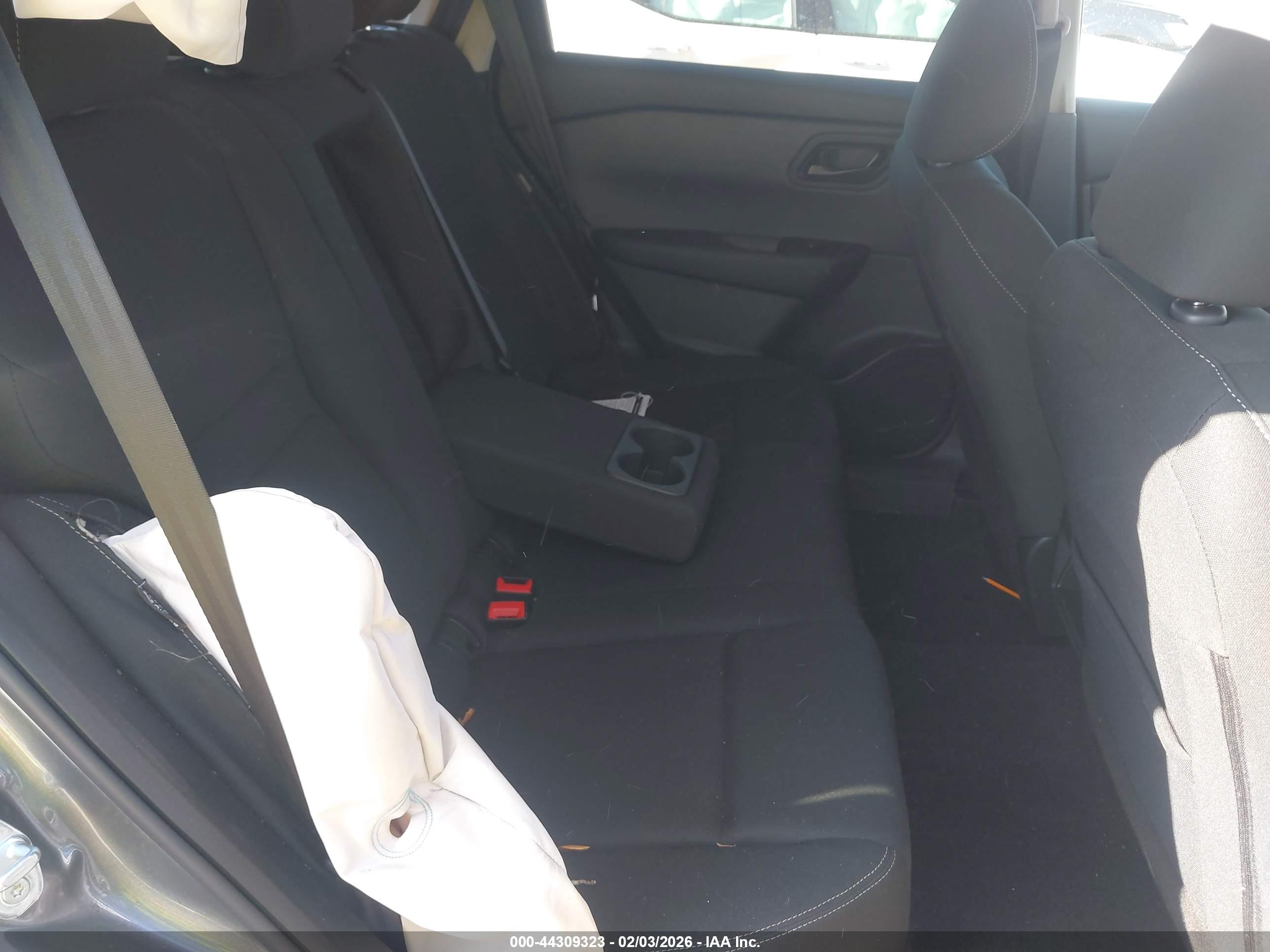 NISSAN ROGUE image 8