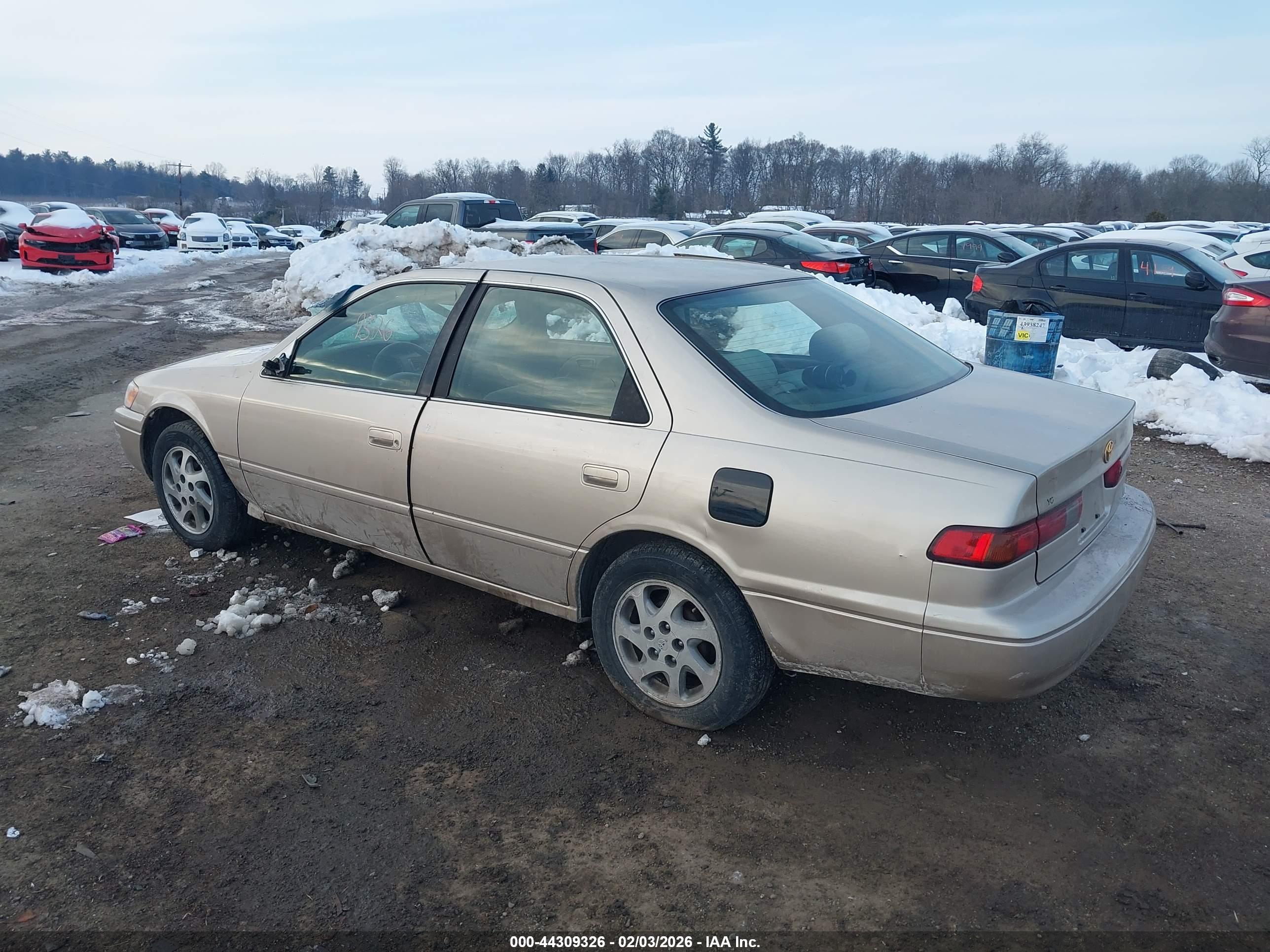 TOYOTA CAMRY image 3