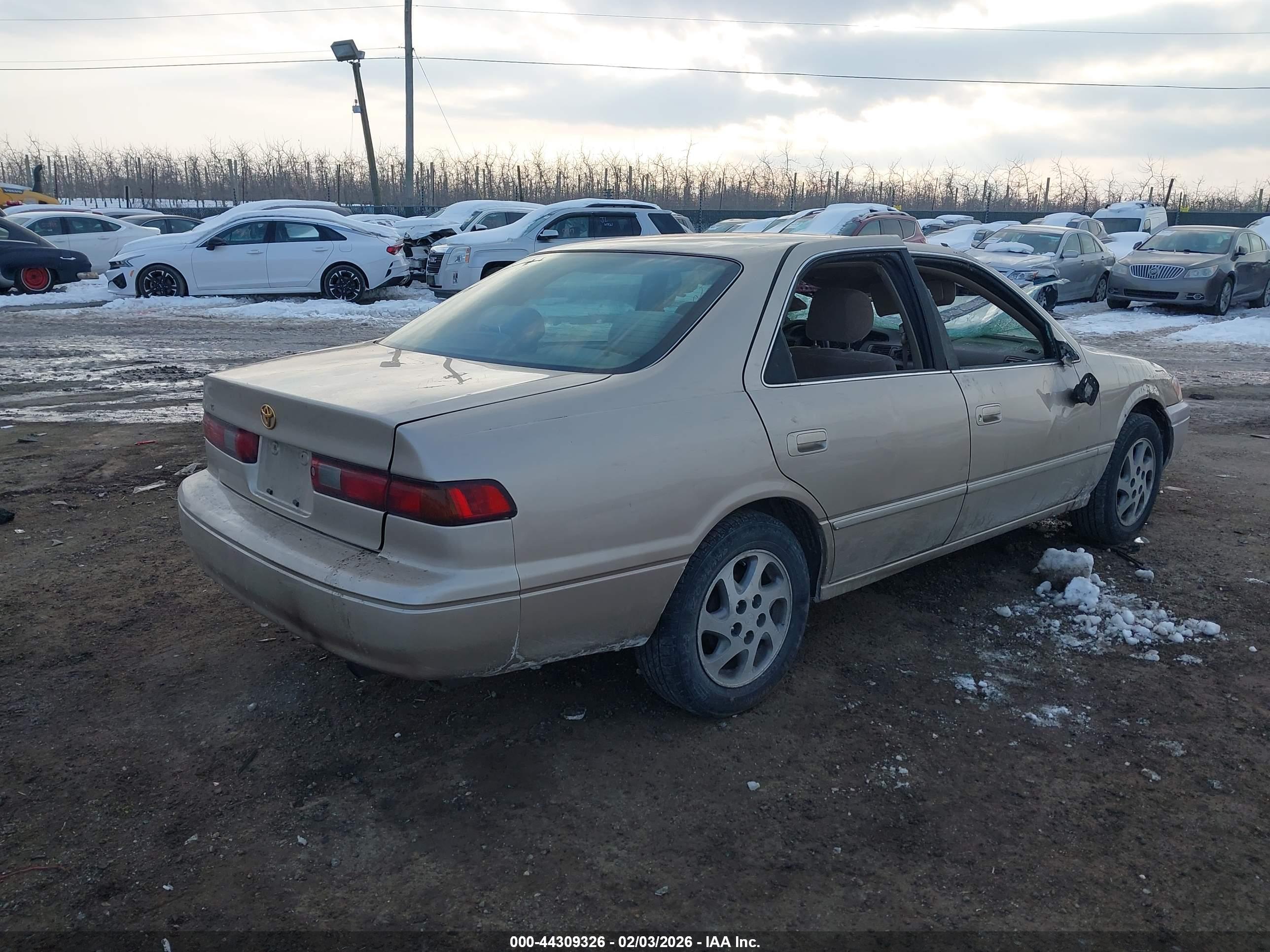 TOYOTA CAMRY image 4