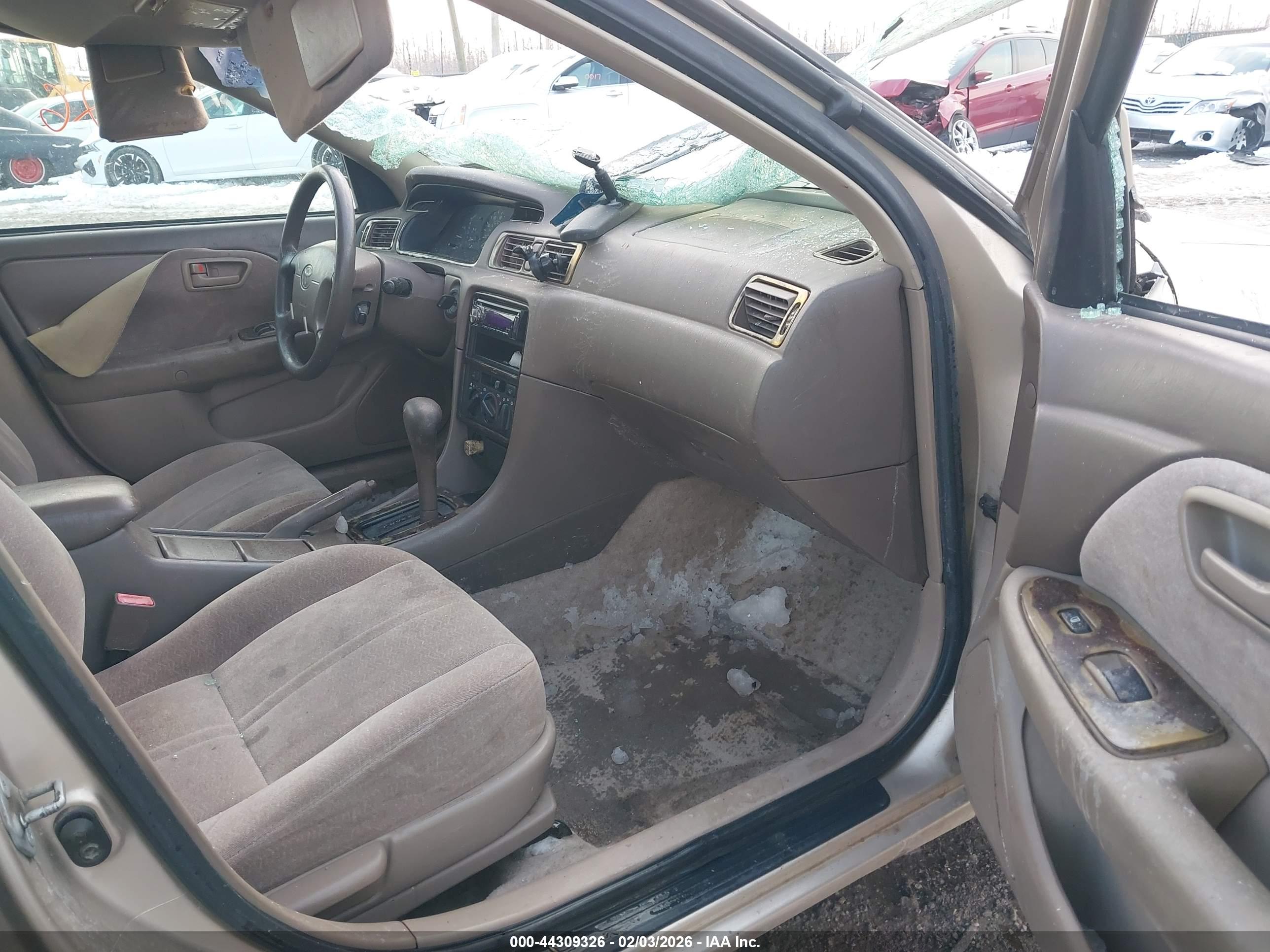 TOYOTA CAMRY image 5