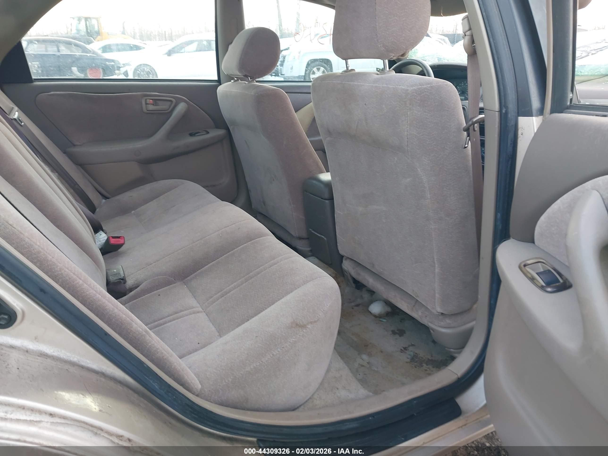 TOYOTA CAMRY image 8