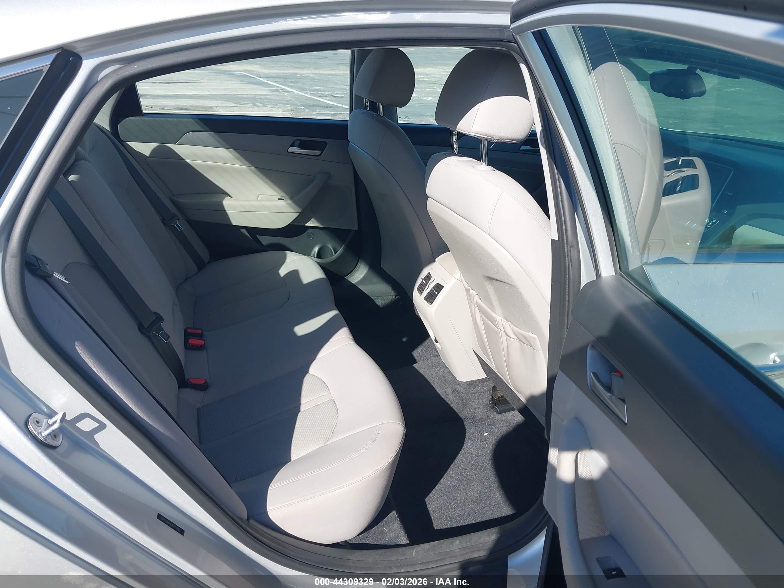 HYUNDAI SONATA image 8