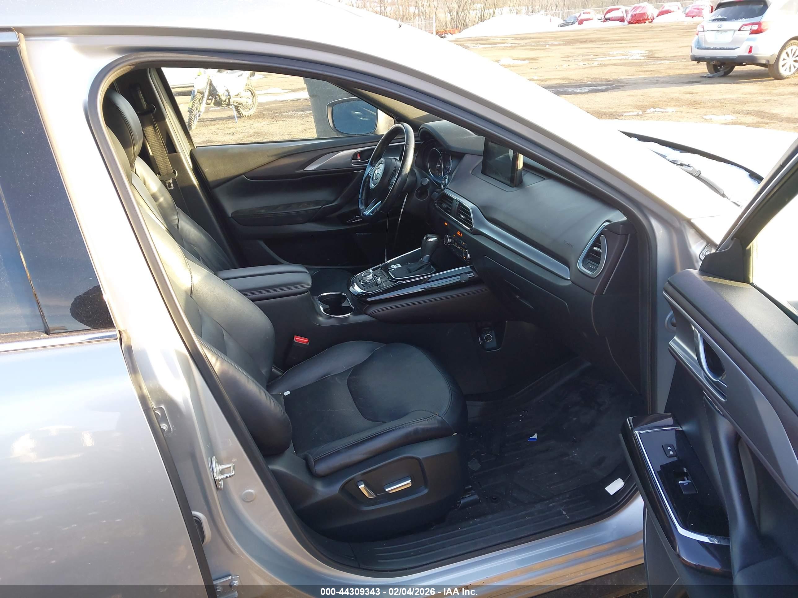 MAZDA CX-9 image 5
