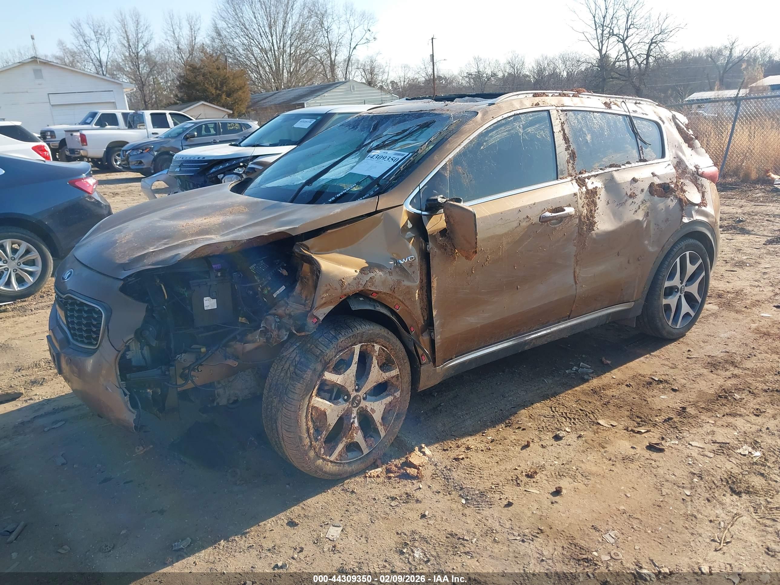 KIA SPORTAGE image 2