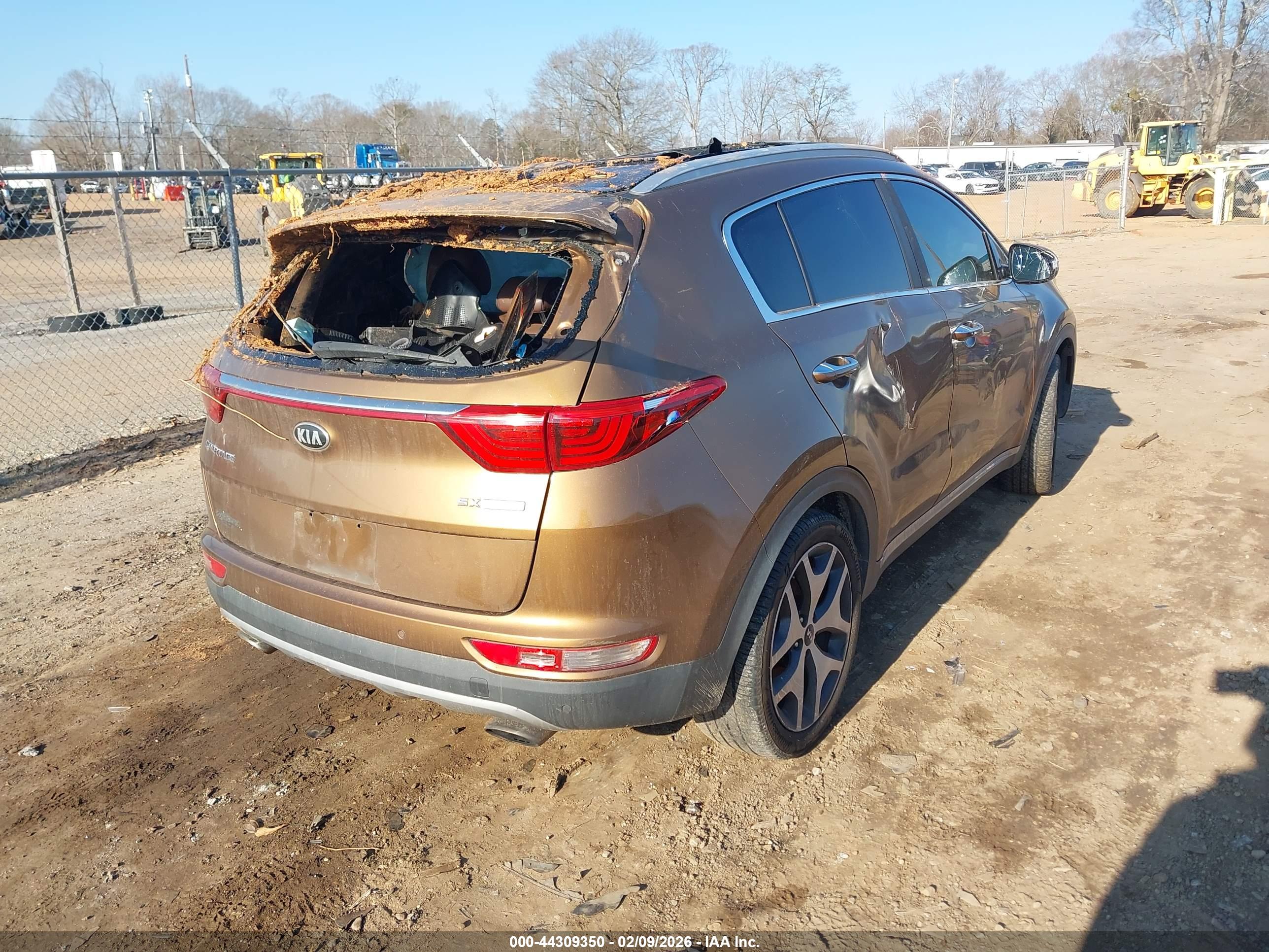 KIA SPORTAGE image 4