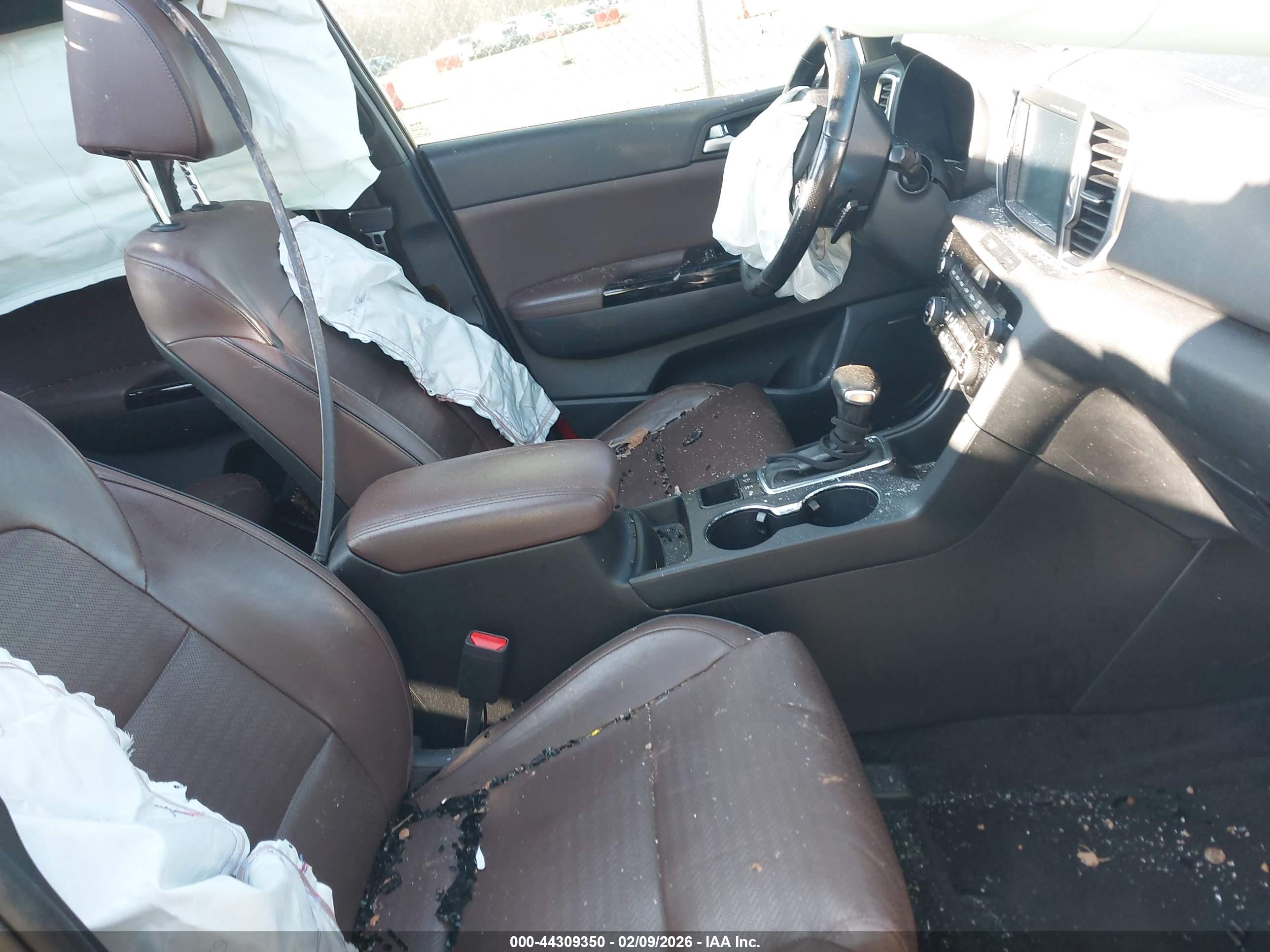 KIA SPORTAGE image 5