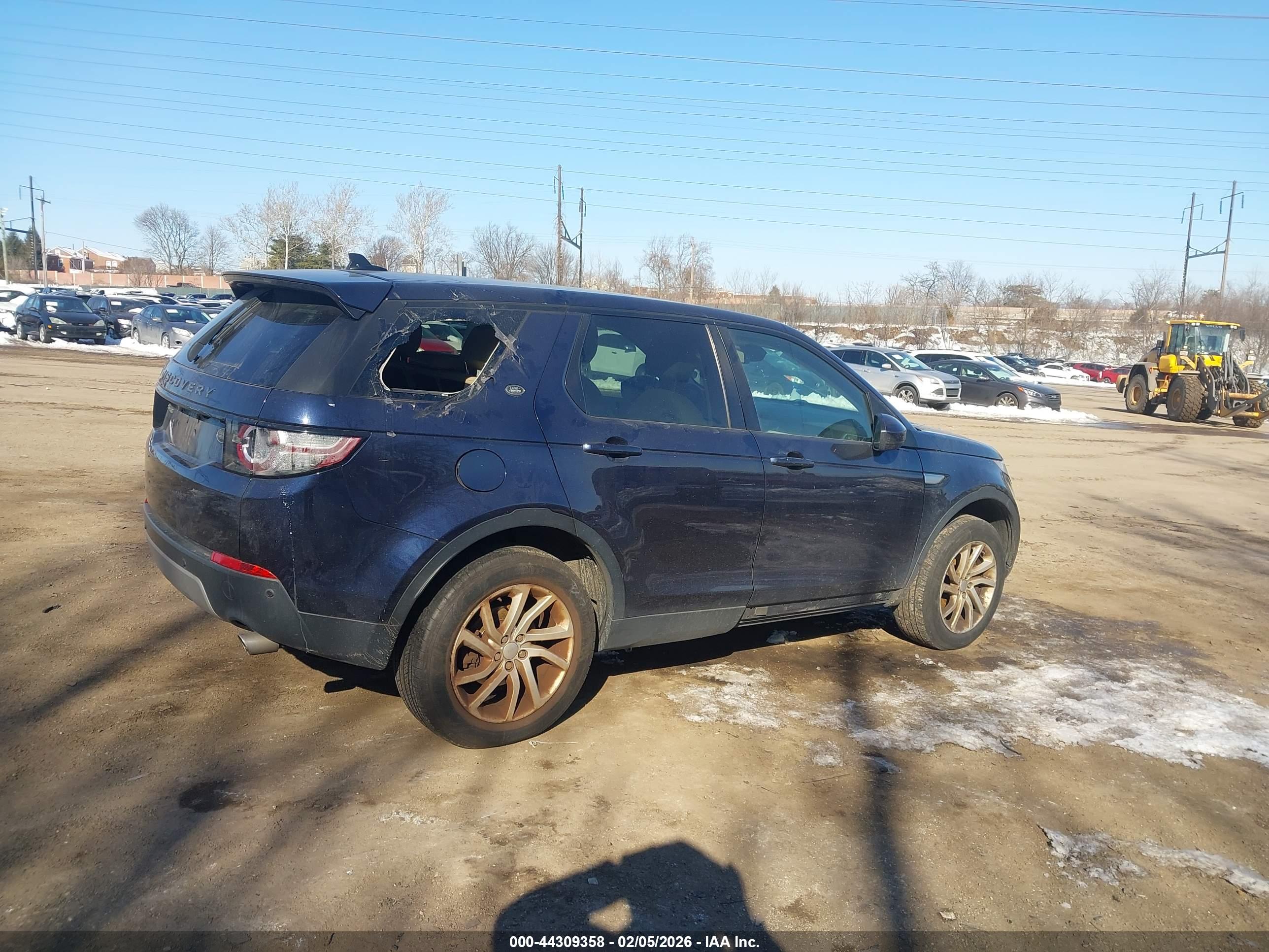 LAND ROVER image 6