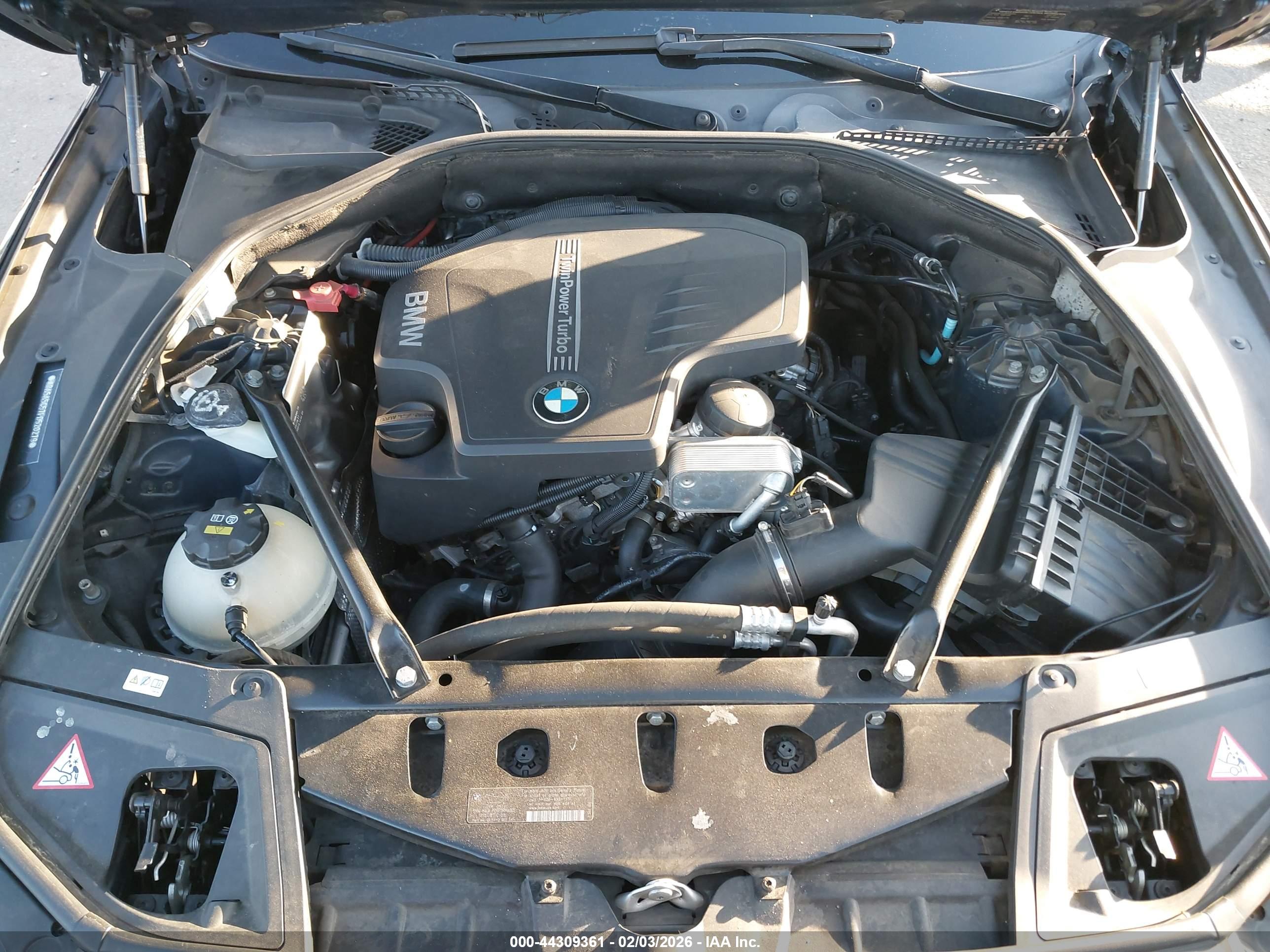BMW 528I image 10