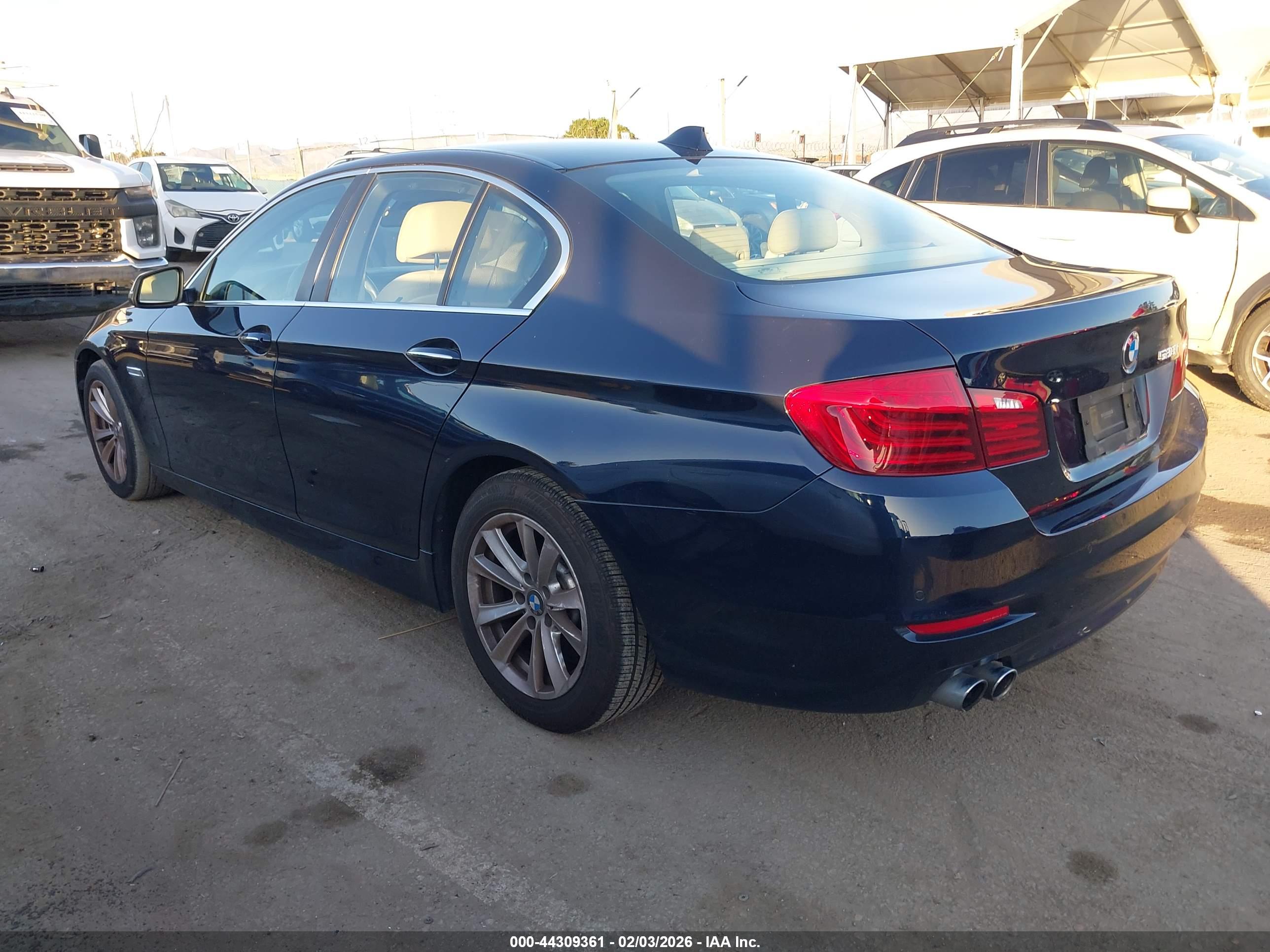 BMW 528I image 3
