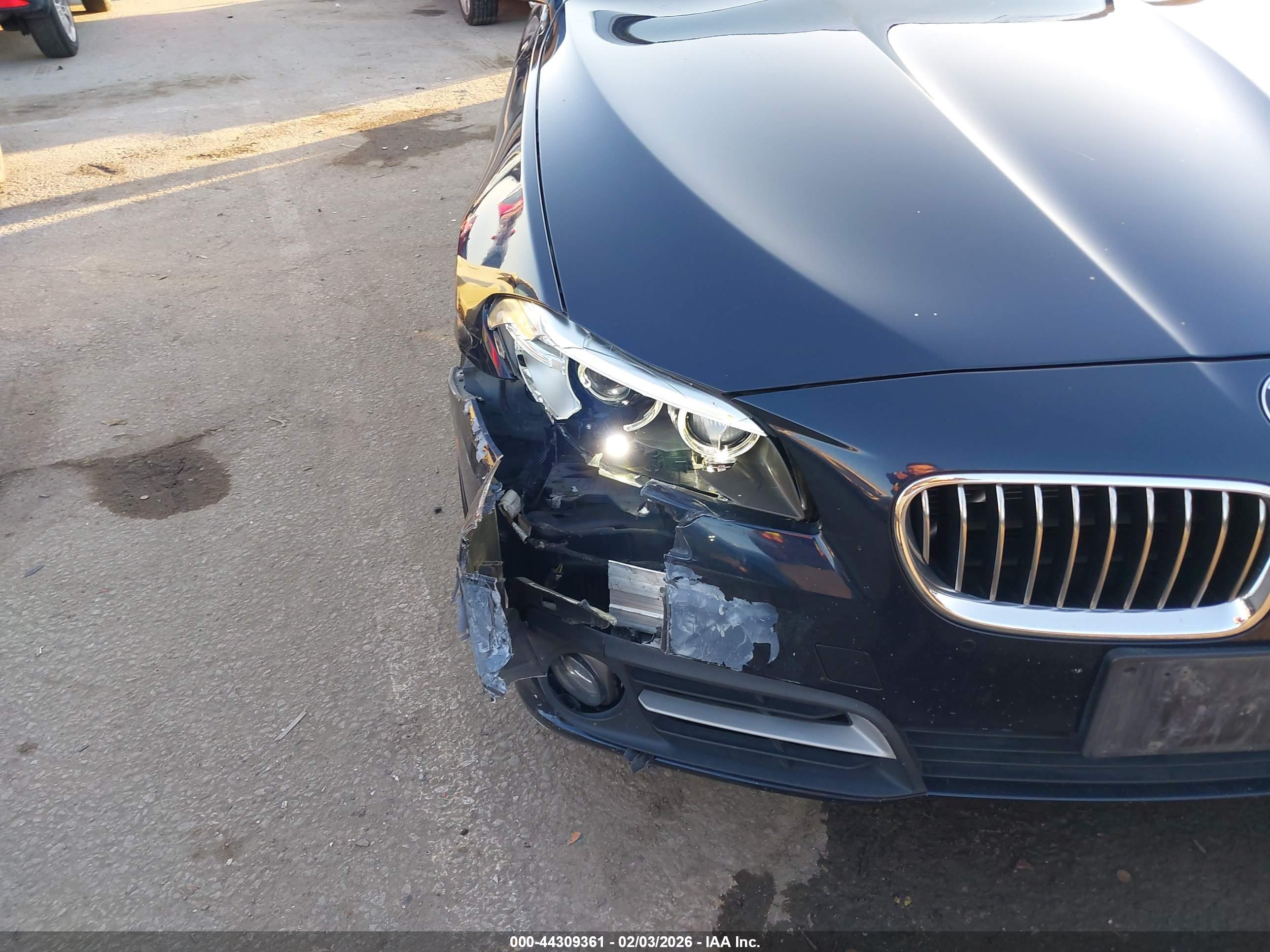 BMW 528I image 6