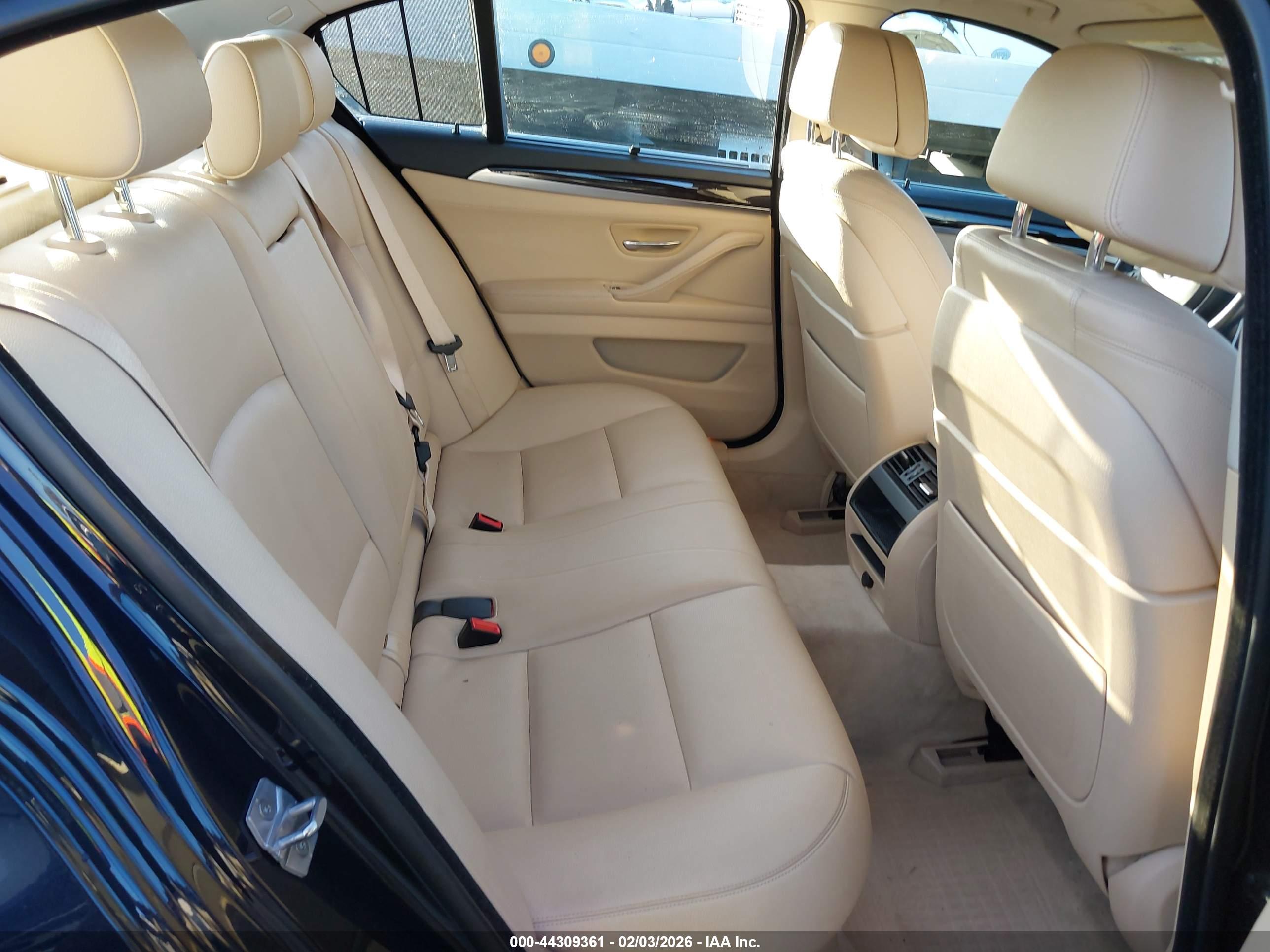 BMW 528I image 8