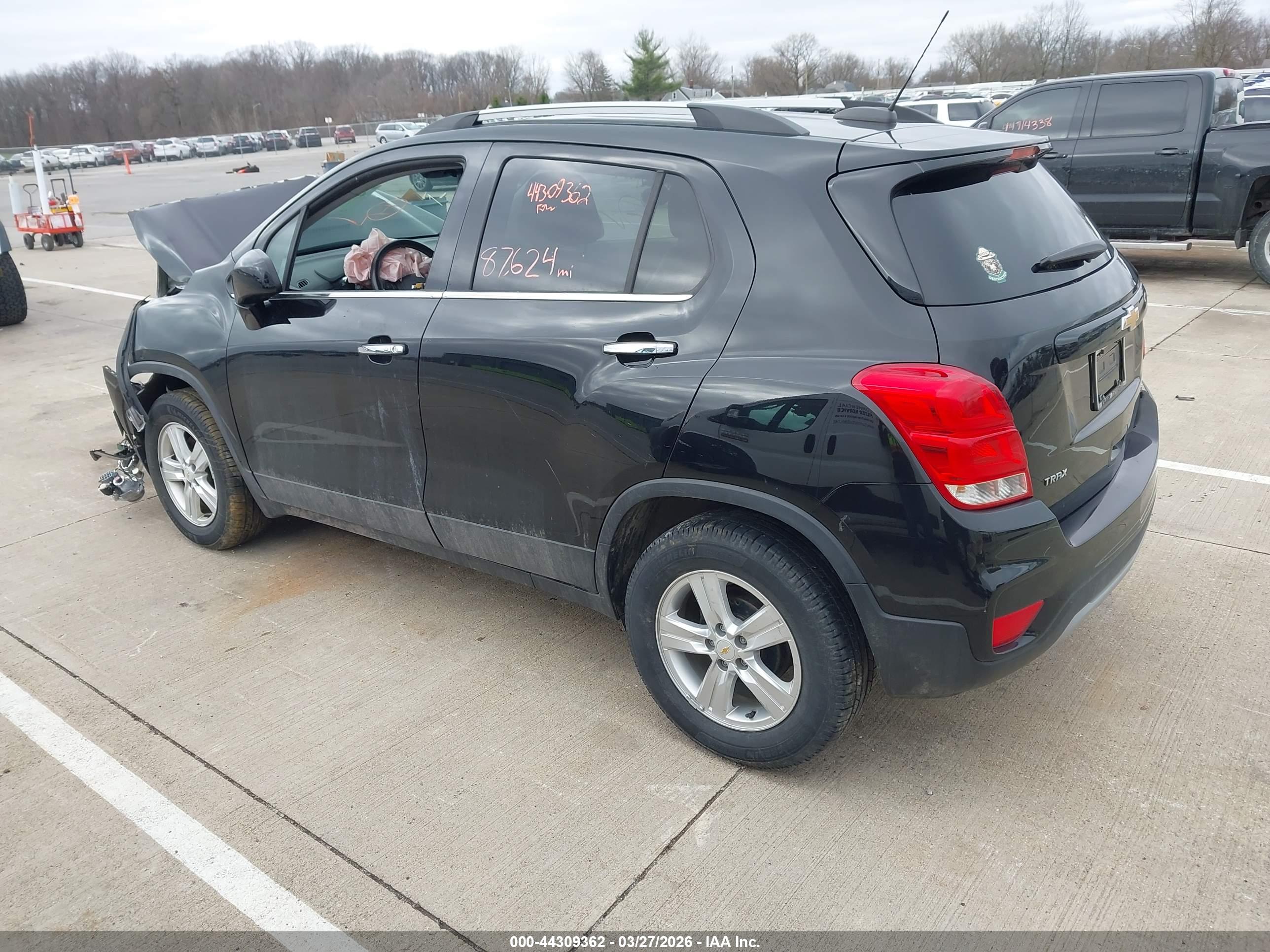 CHEVROLET TRAX image 3