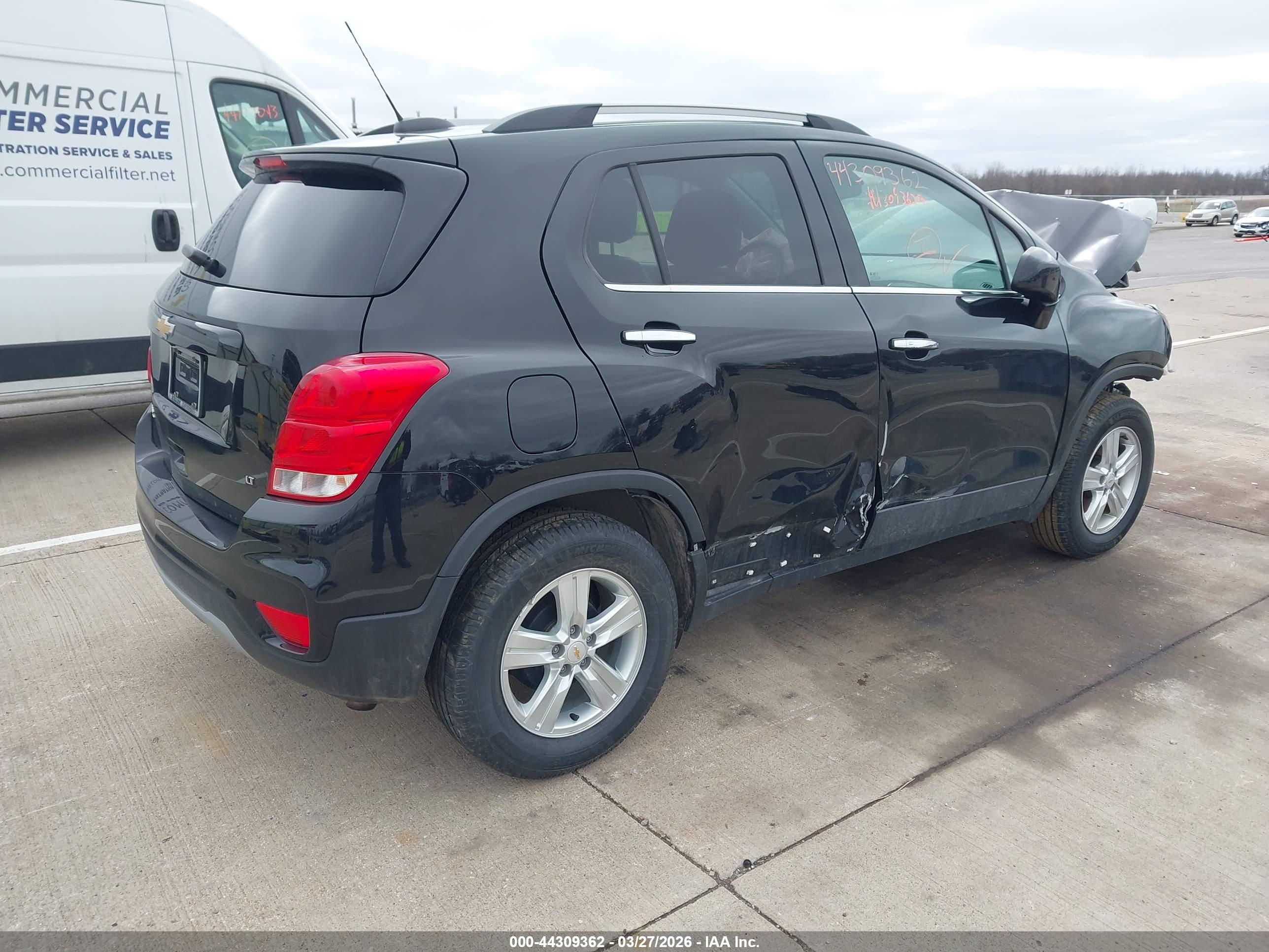 CHEVROLET TRAX image 4