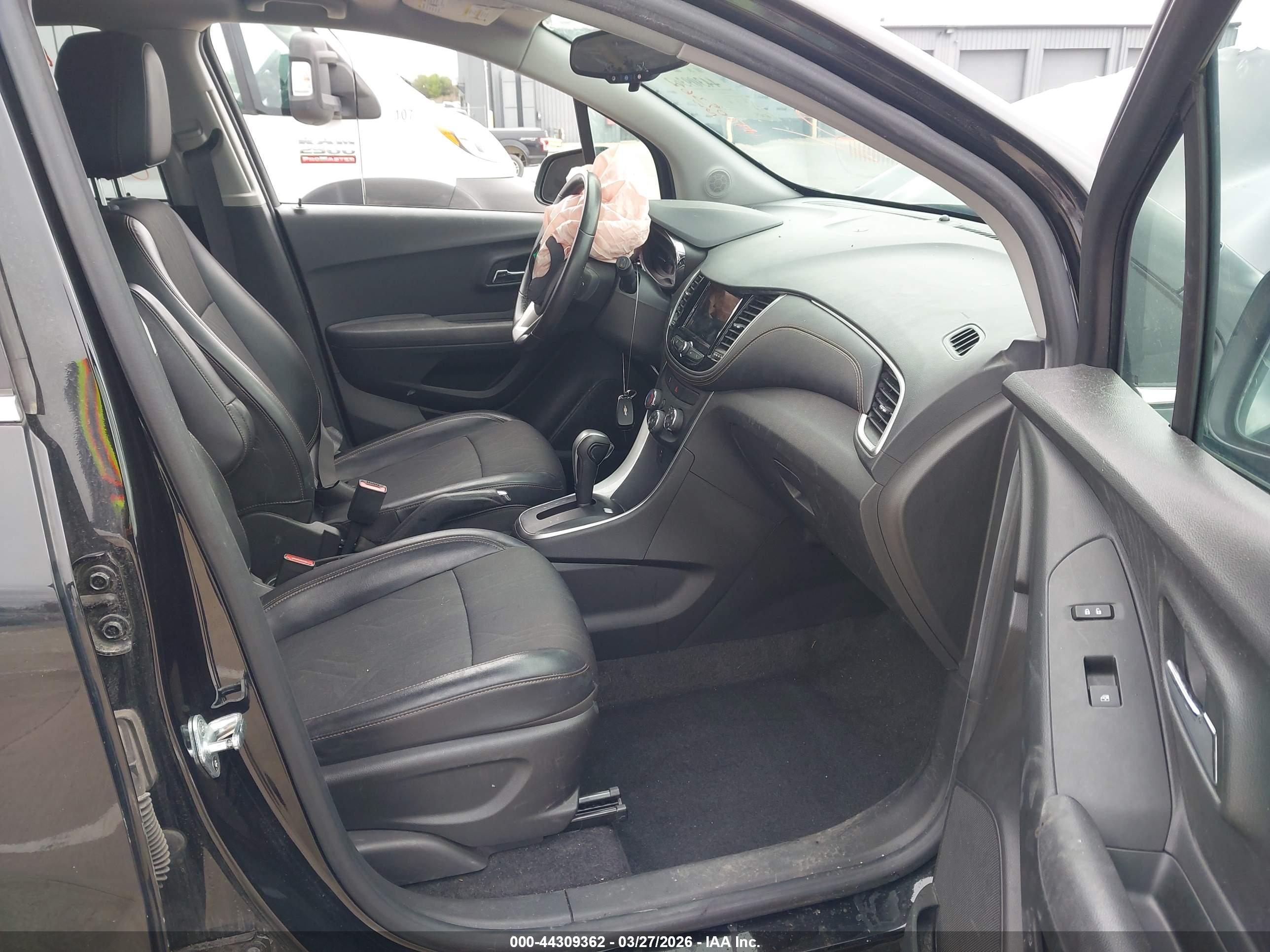 CHEVROLET TRAX image 5