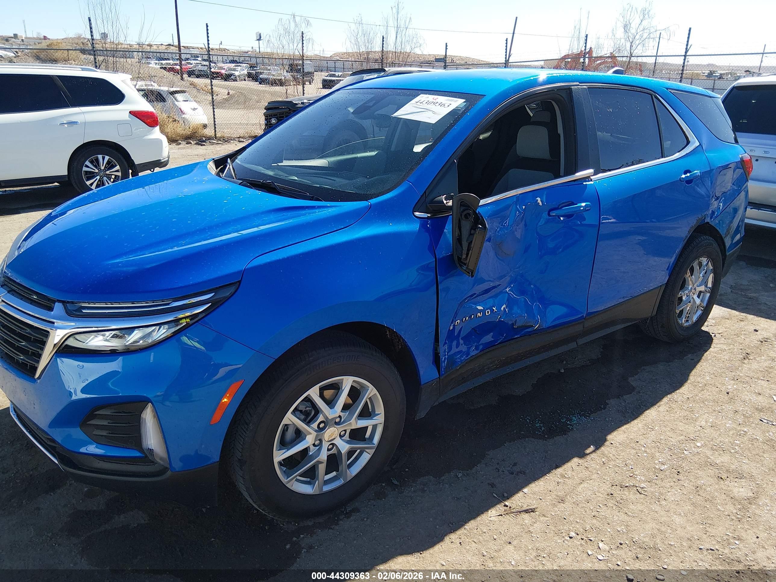 CHEVROLET EQUINOX image 2