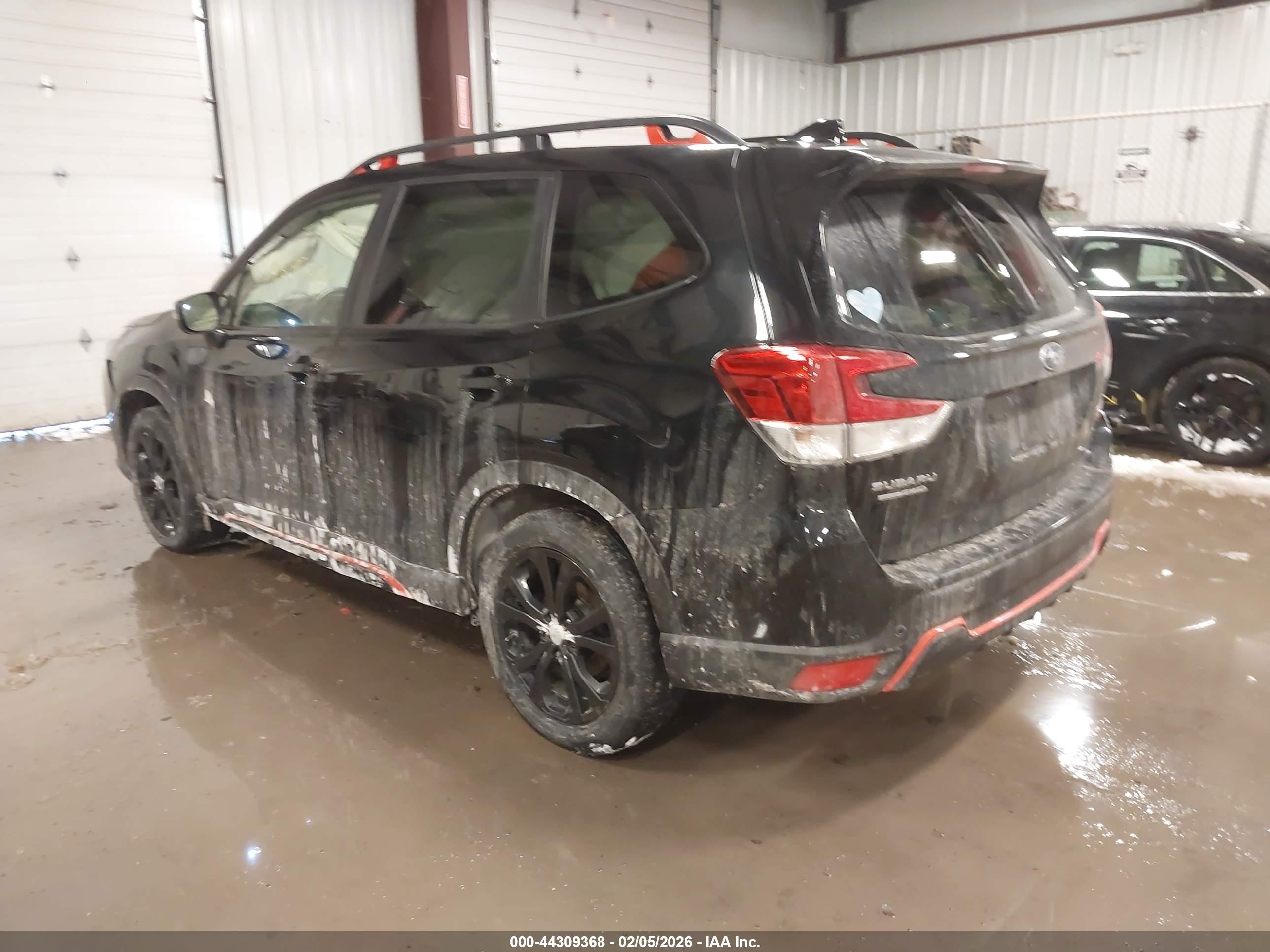 SUBARU FORESTER image 3