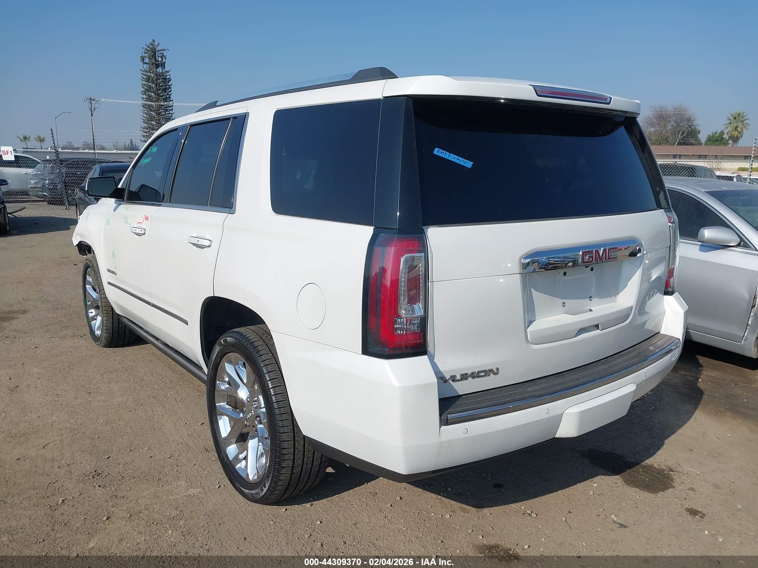 GMC YUKON image 3