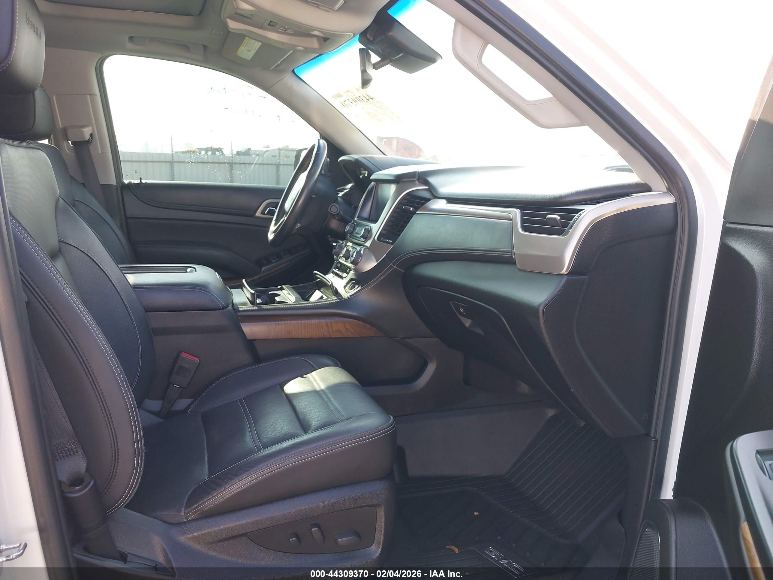 GMC YUKON image 5
