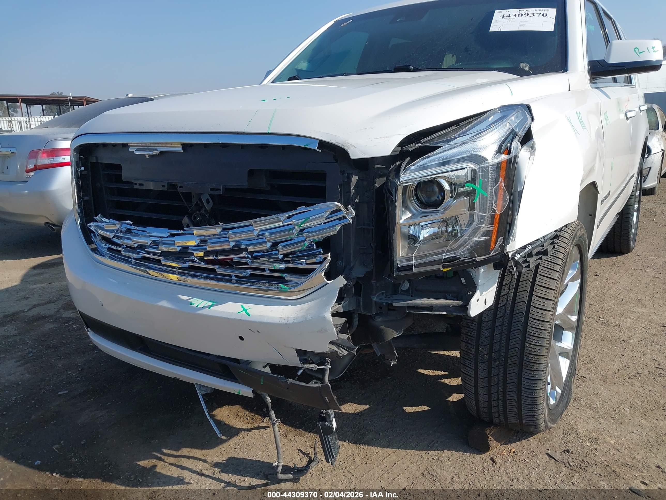 GMC YUKON image 6