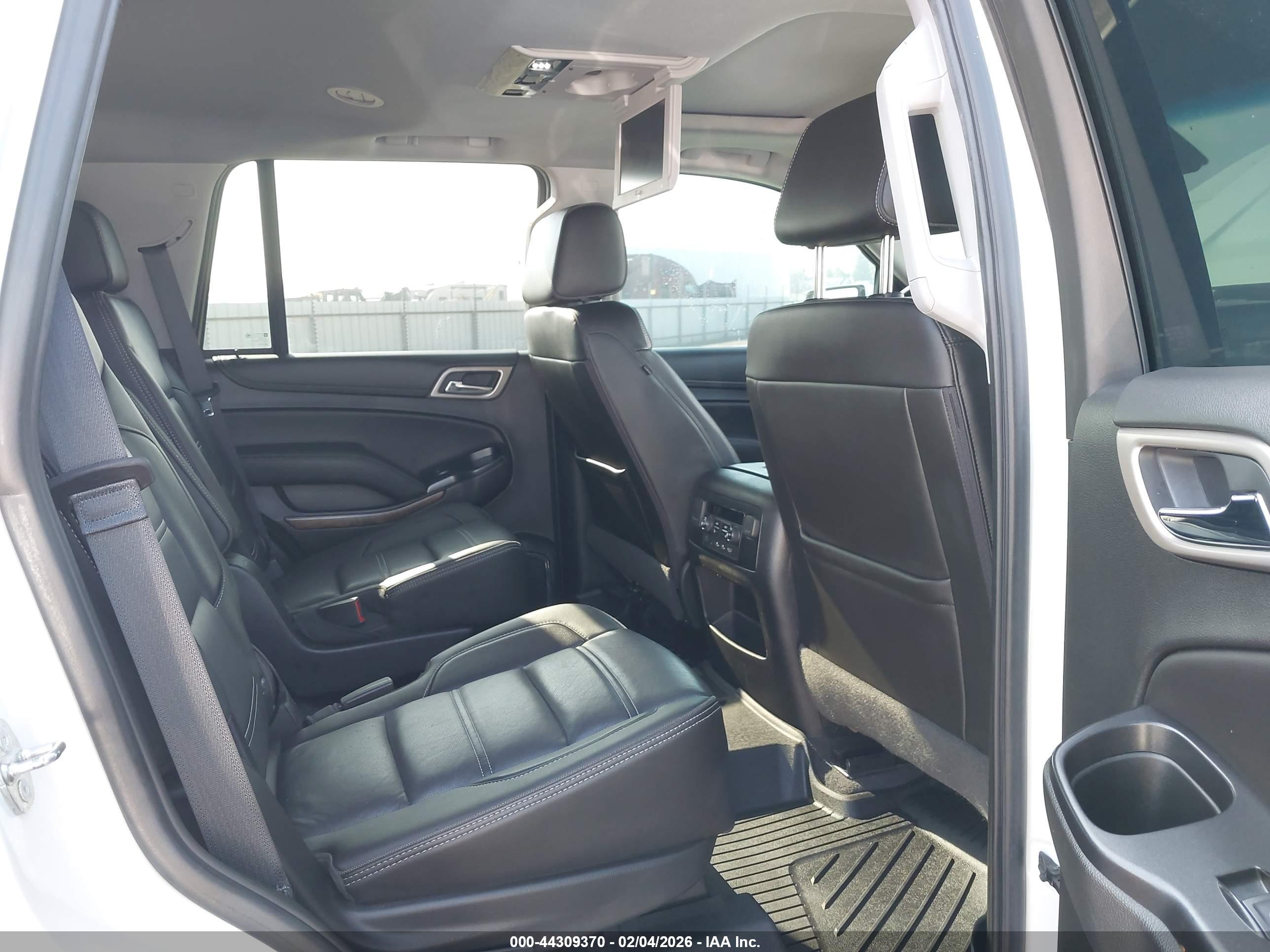 GMC YUKON image 8