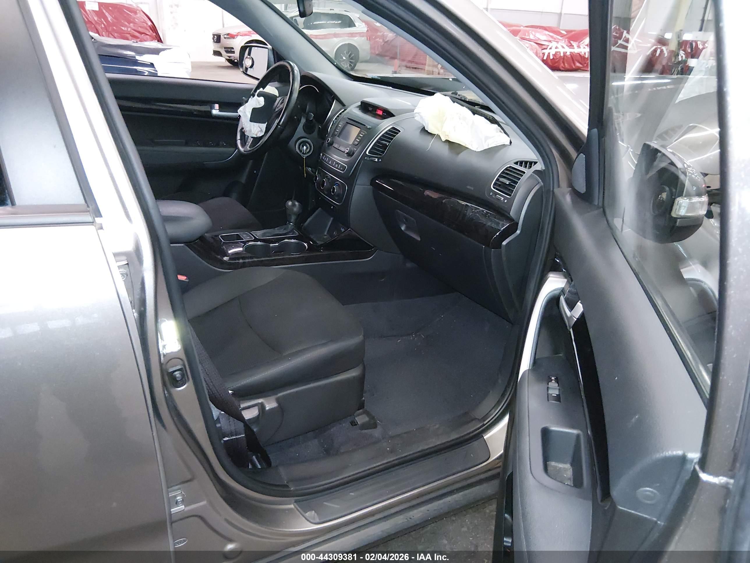 KIA SORENTO image 5