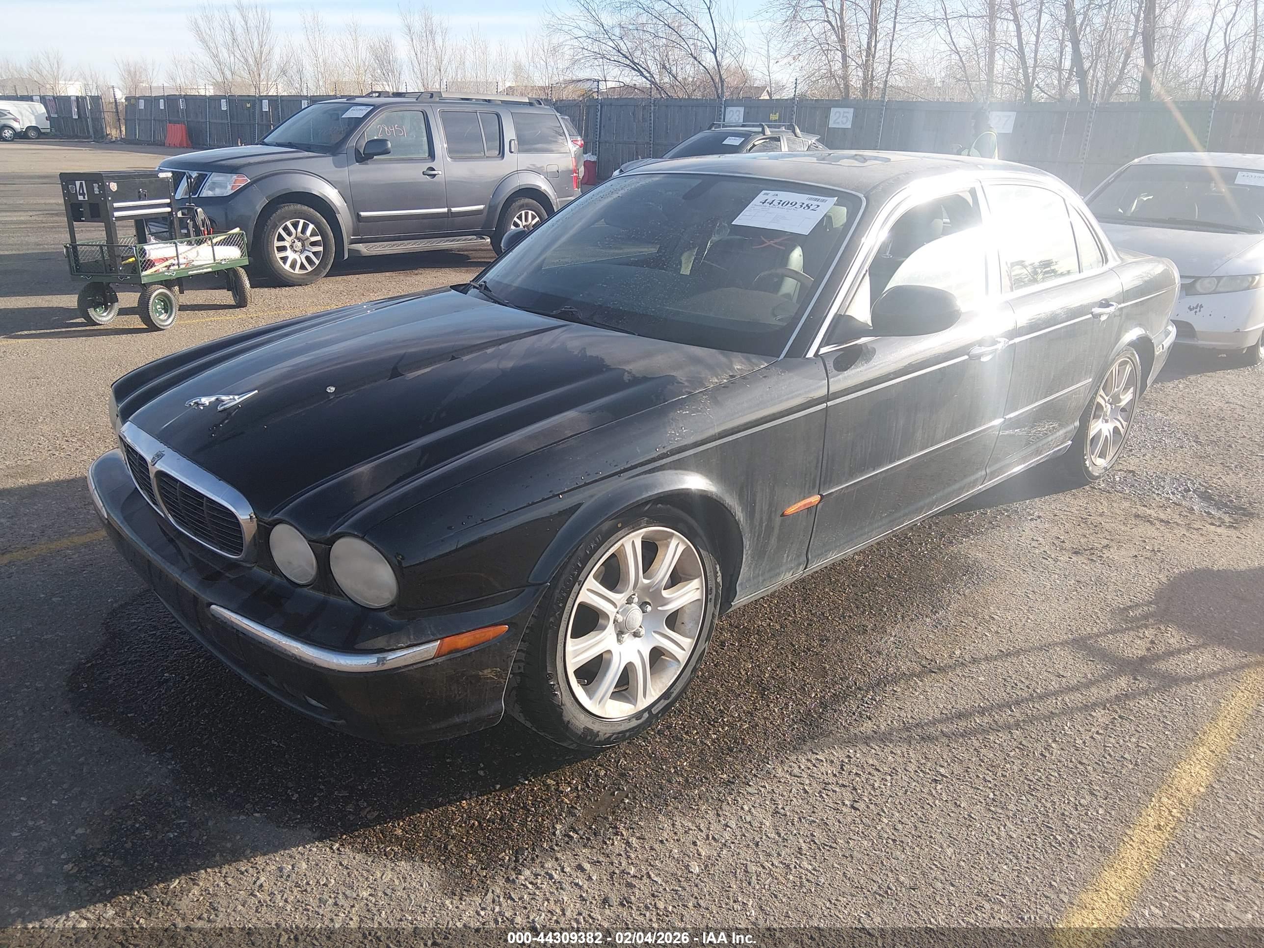 JAGUAR XJ image 2
