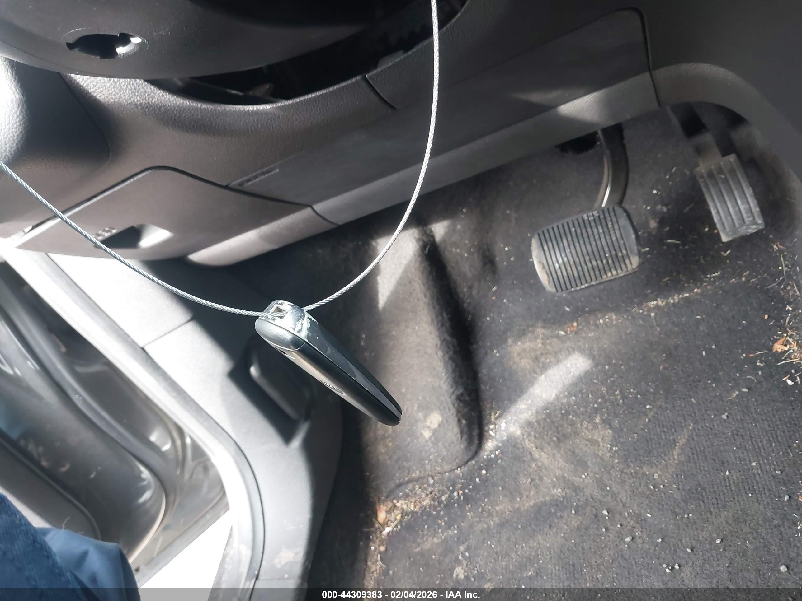 FORD C-MAX image 11